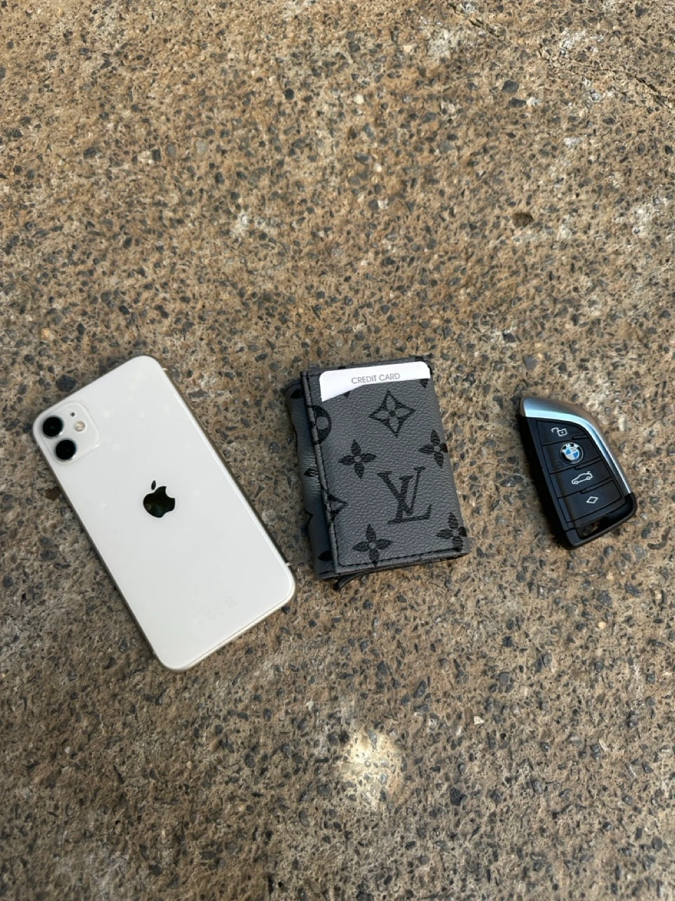 LV Monogram Deri Mekanizmalı Cüzdan