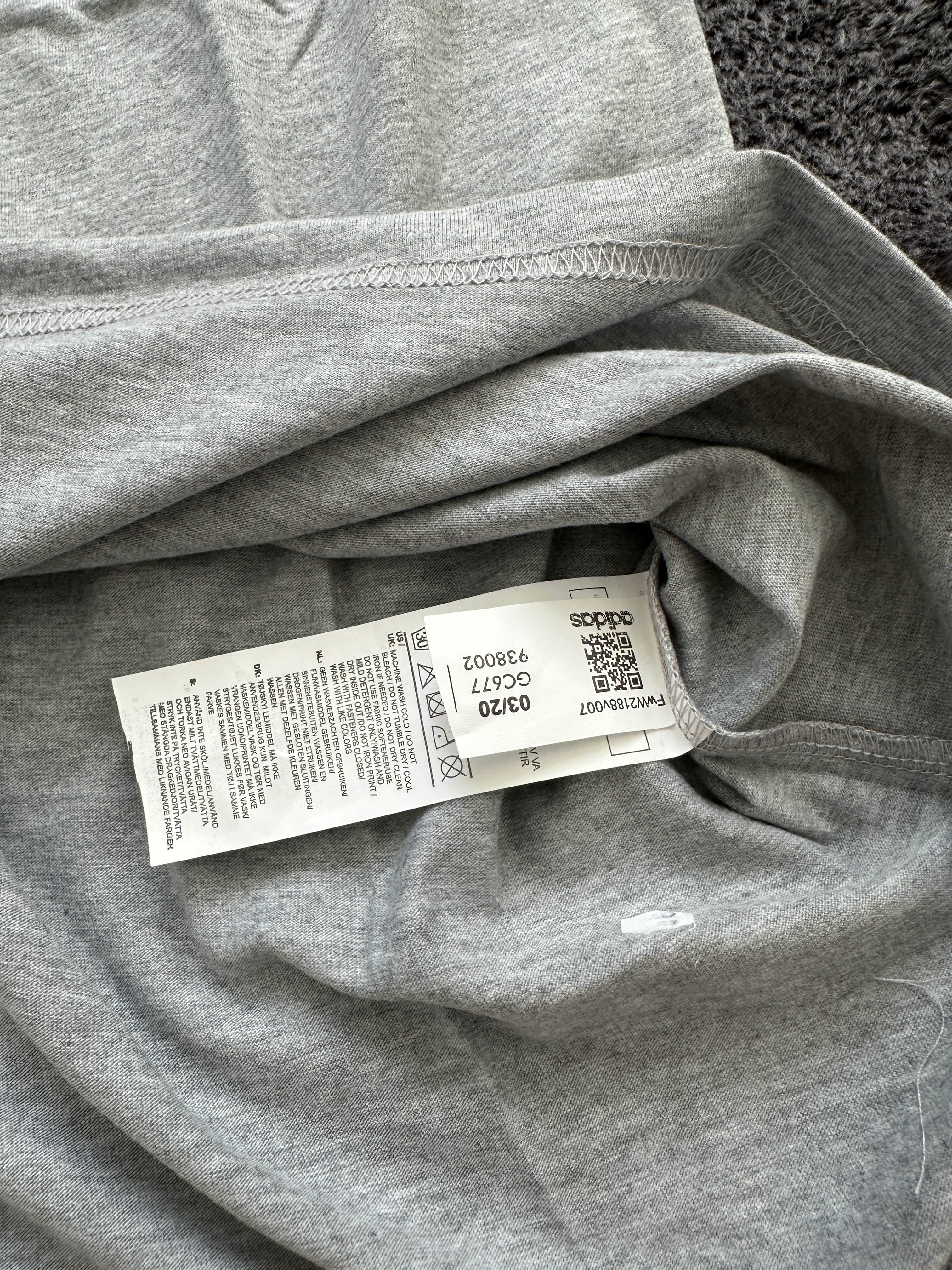 Essentials Feelready Dolu Logo Tişört