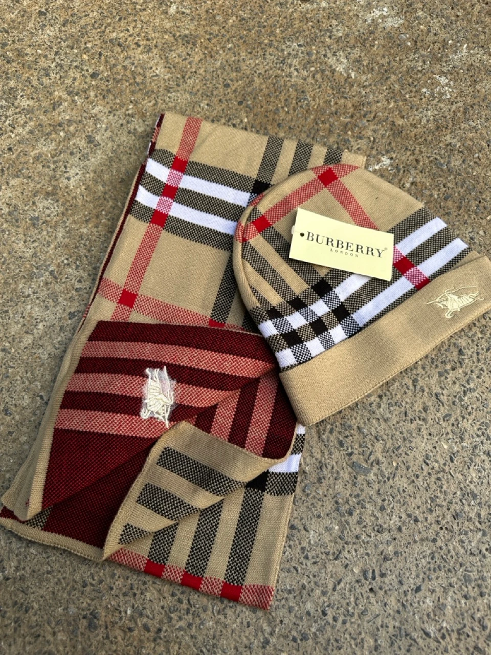 Check Atkı ve Bere Seti