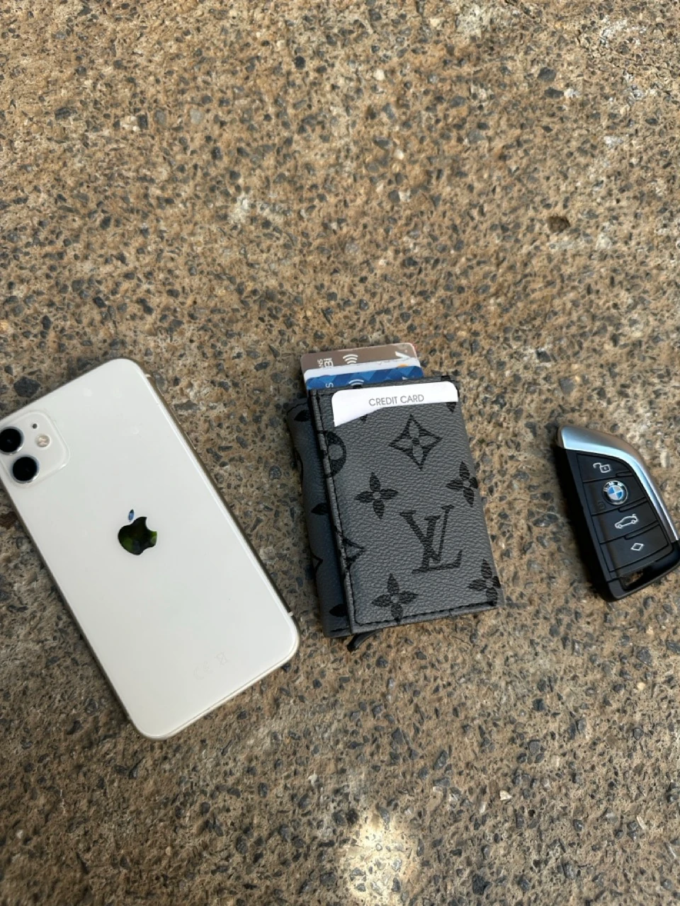 LV Monogram Deri Mekanizmalı Cüzdan