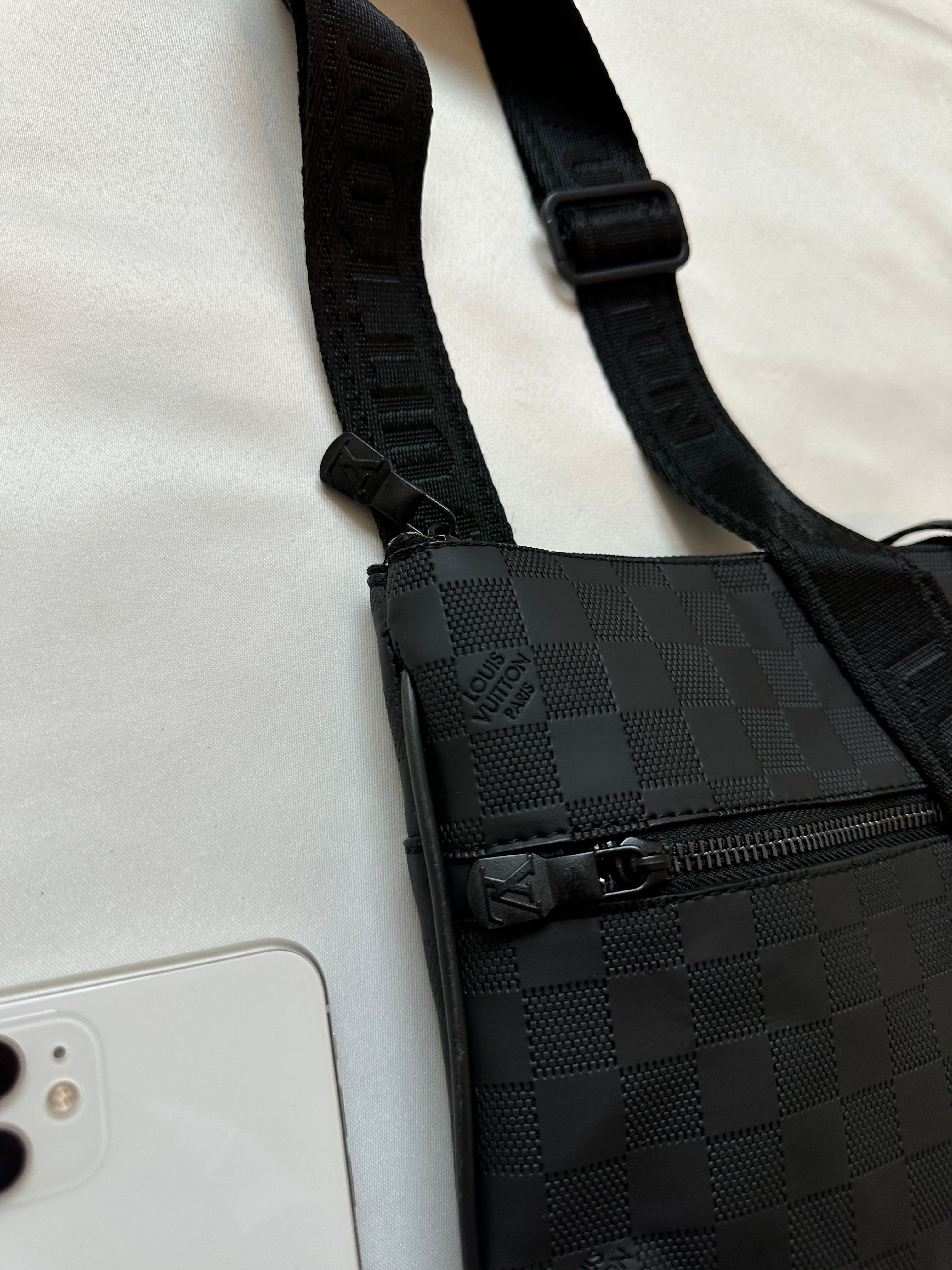 Black Medium District Bag