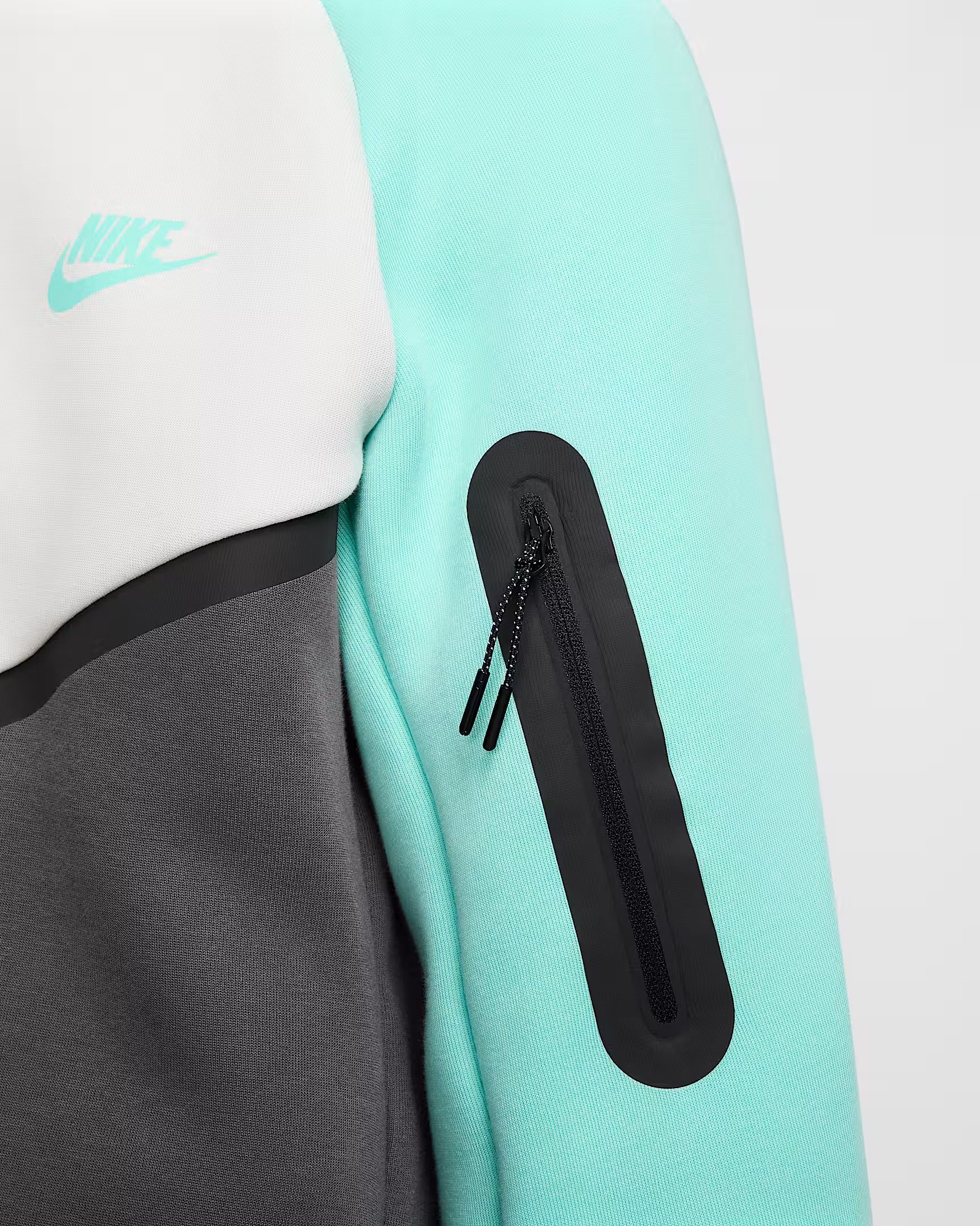 Yeni 2025 Tech Fleece Eşofman Takımı