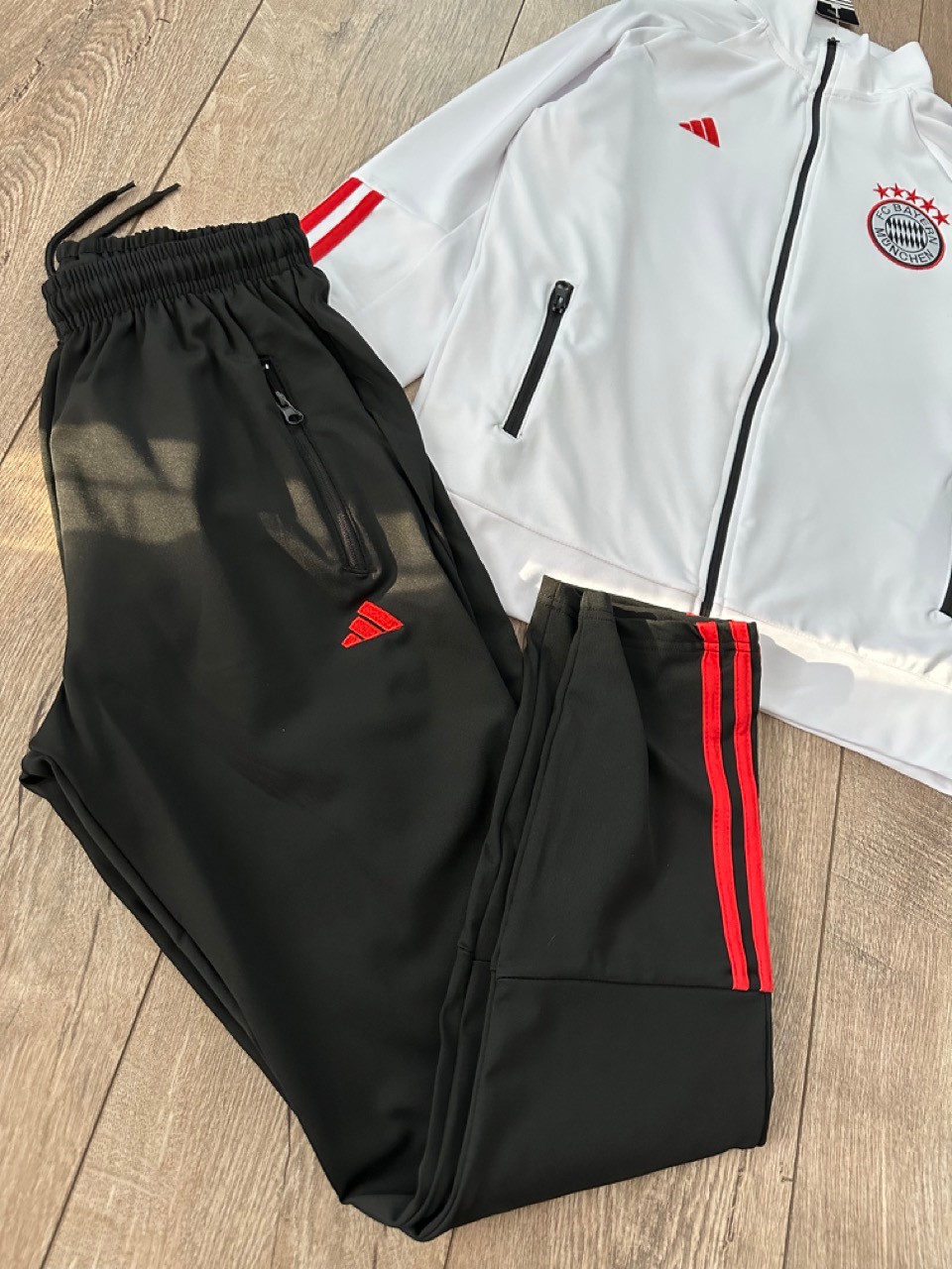 Bayern Münih Training Eşofman Takımı White/Black/Red