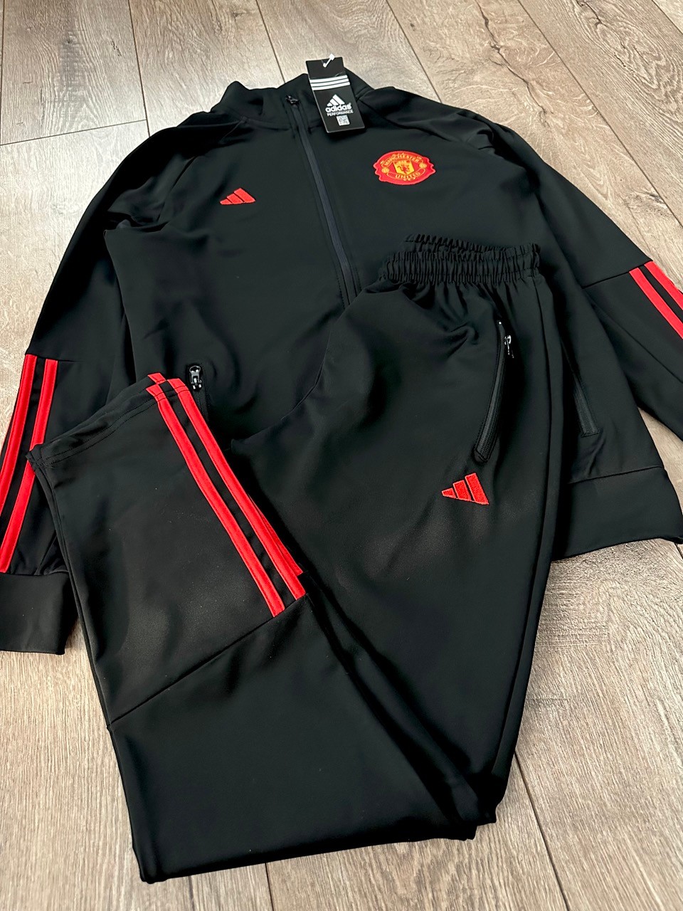 Manchester United Training Eşofman Takımı Black/Black/Red