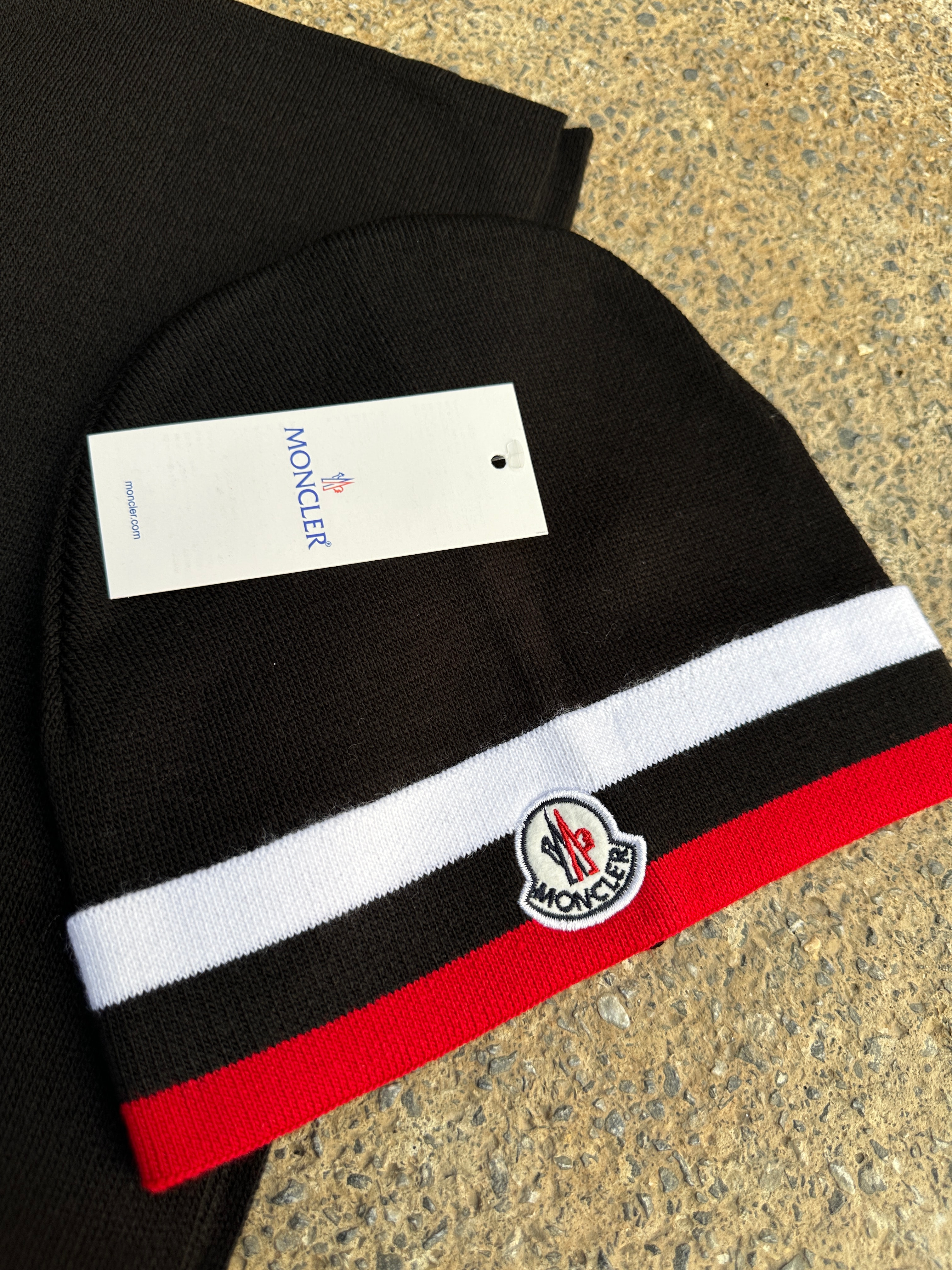 Logo Patchli Atkı ve Bere Seti