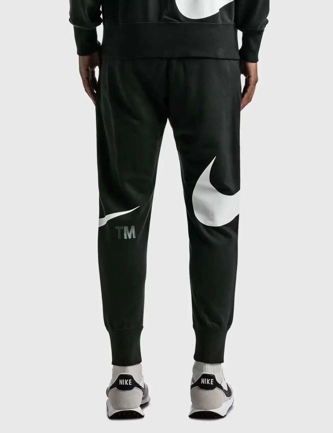 Swoosh Trademark Siyah/Beyaz Eşofman Takımı · 6