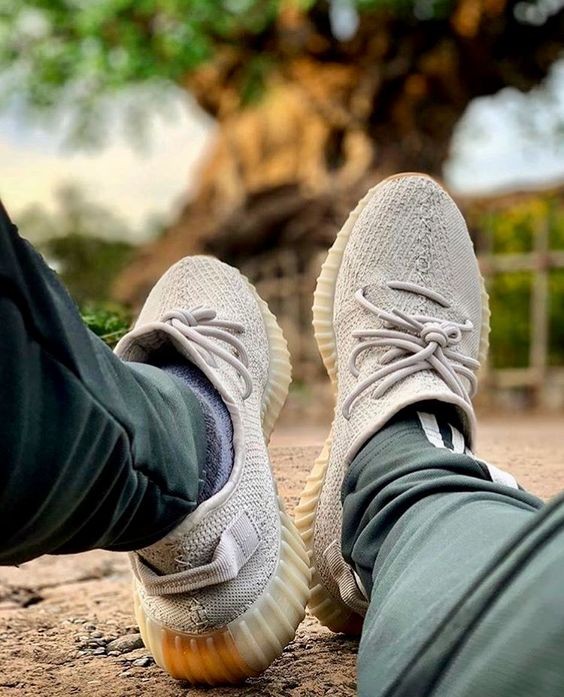 Yeezy Boost 350 V2