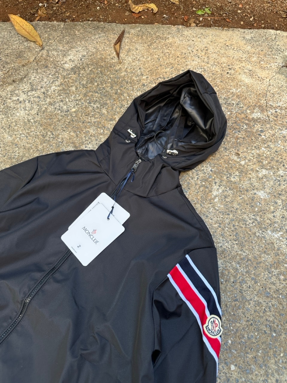 Kapüşonlu Kolda Logo Detaylı Ceket