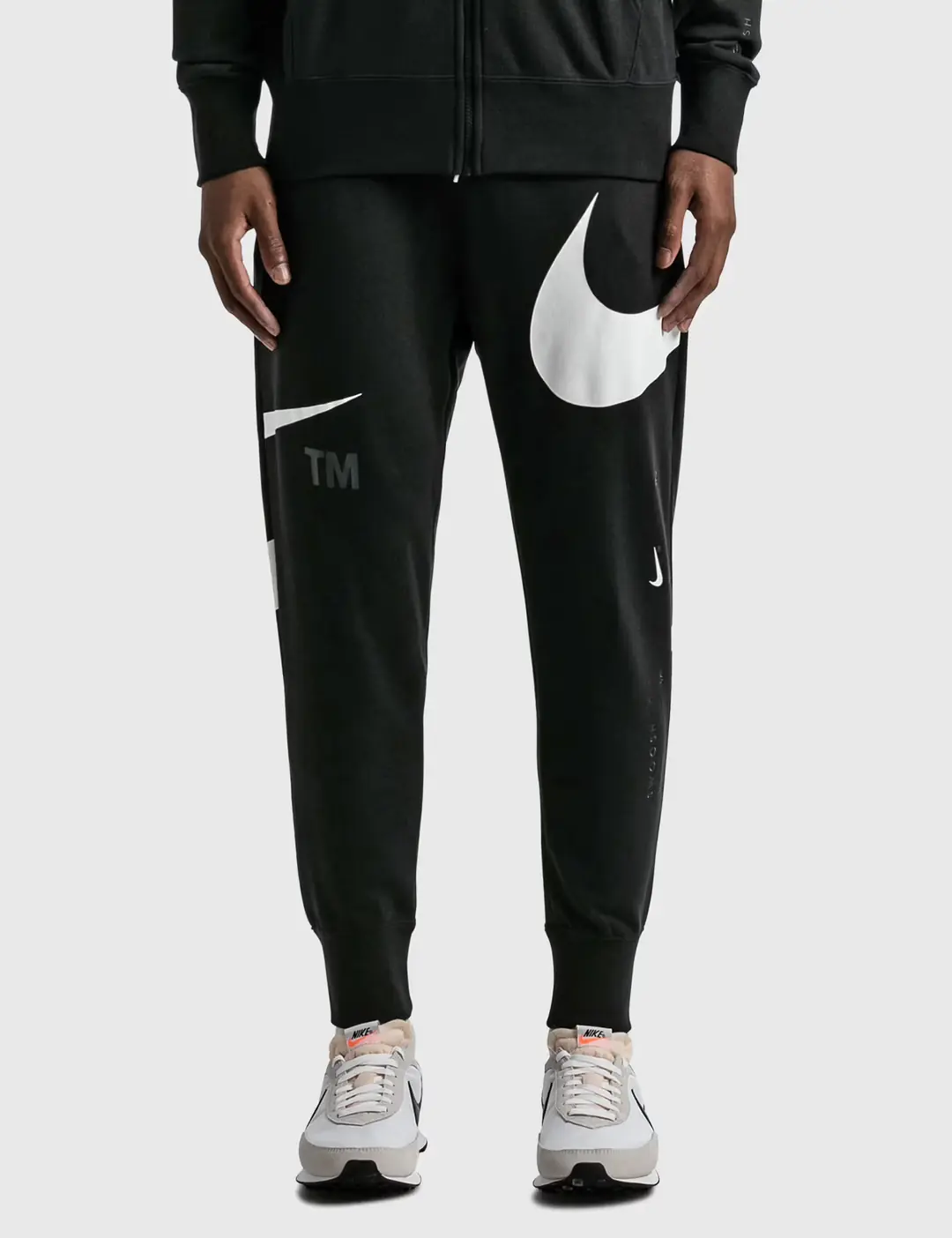 Swoosh Trademark Siyah/Beyaz Eşofman Takımı · 5