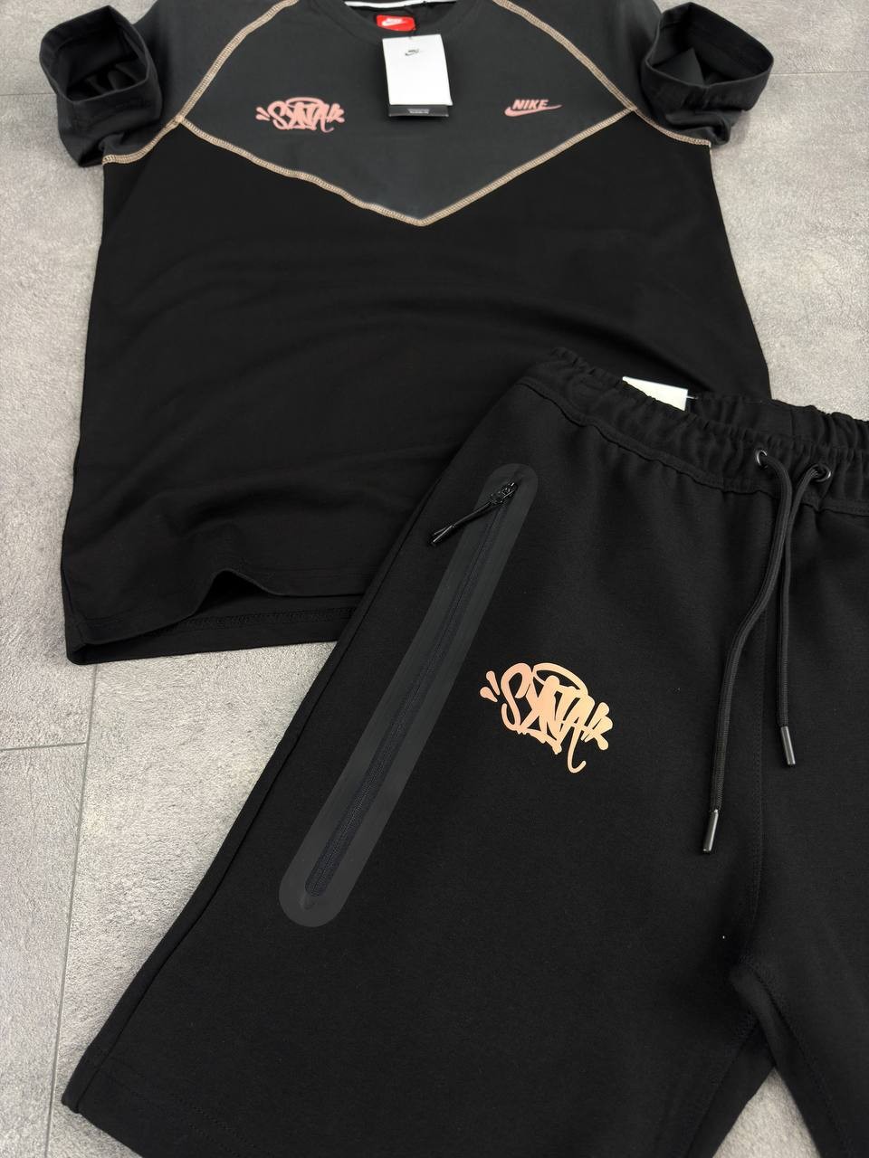 Nike x Syna Tech Yazlık Takım