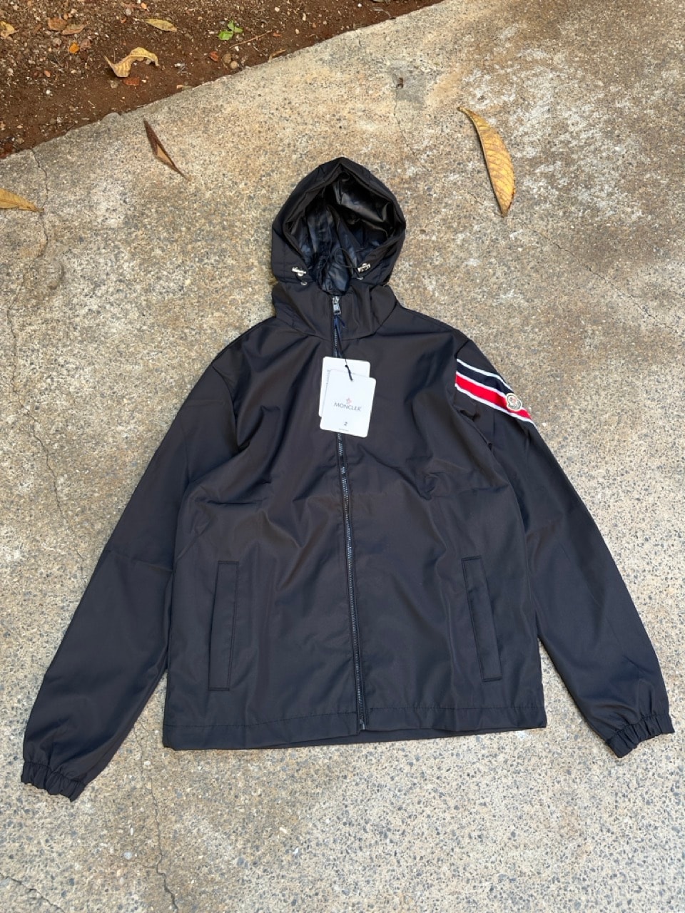 Kapüşonlu Kolda Logo Detaylı Ceket