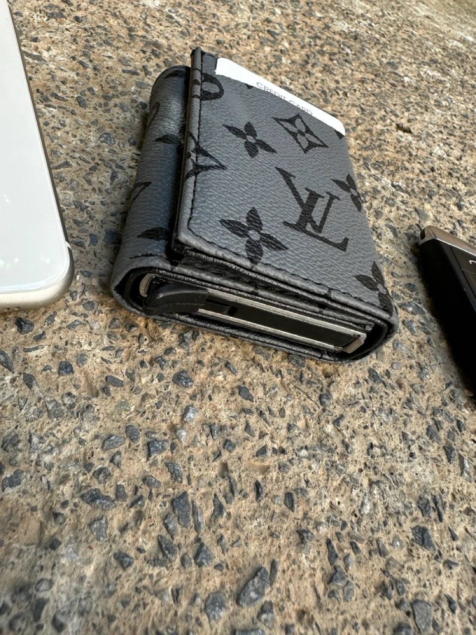 LV Monogram Deri Mekanizmalı Cüzdan