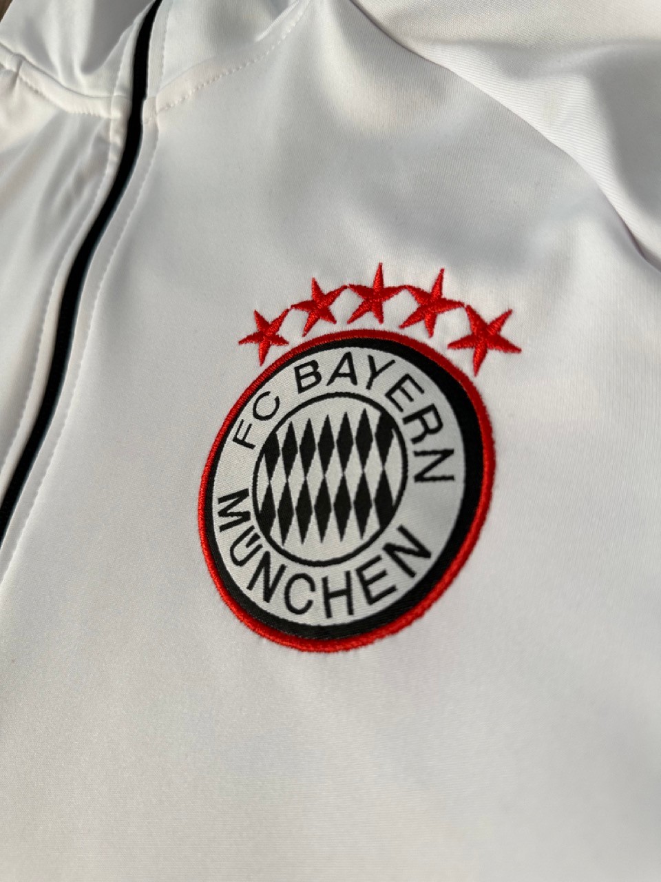 Bayern Münih Training Eşofman Takımı White/Black/Red