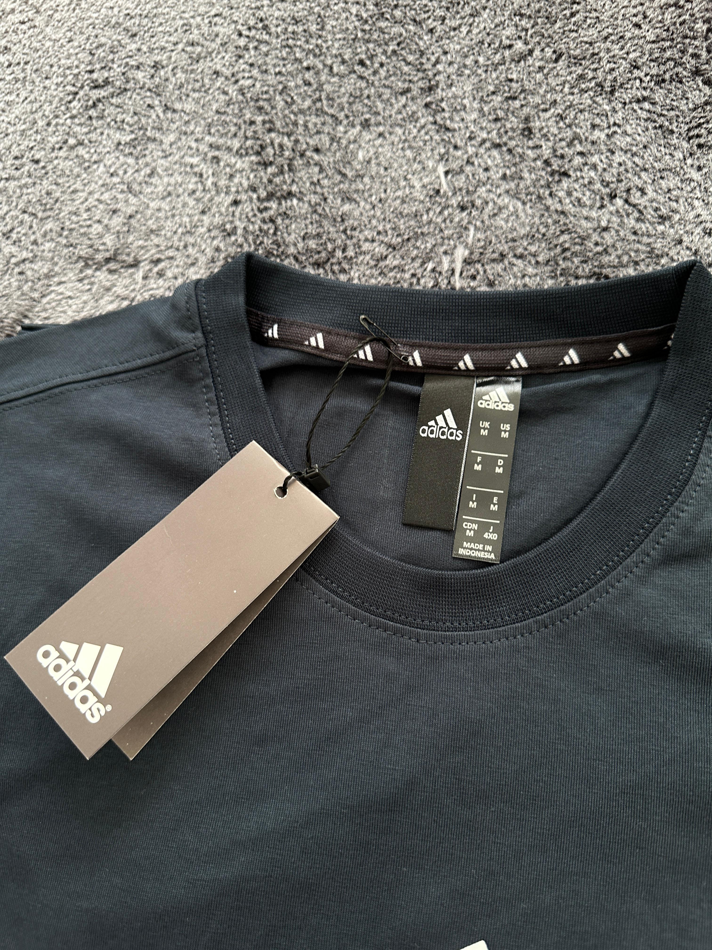 Essentials Feelready Dolu Logo Tişört