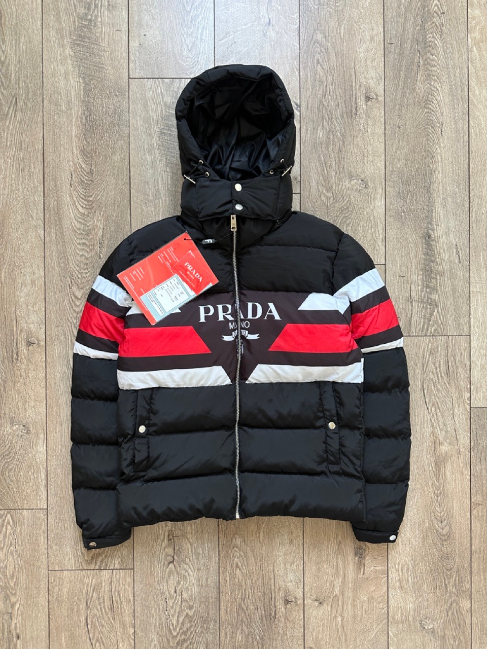 Triangle Logo White/Red Puffer Mont