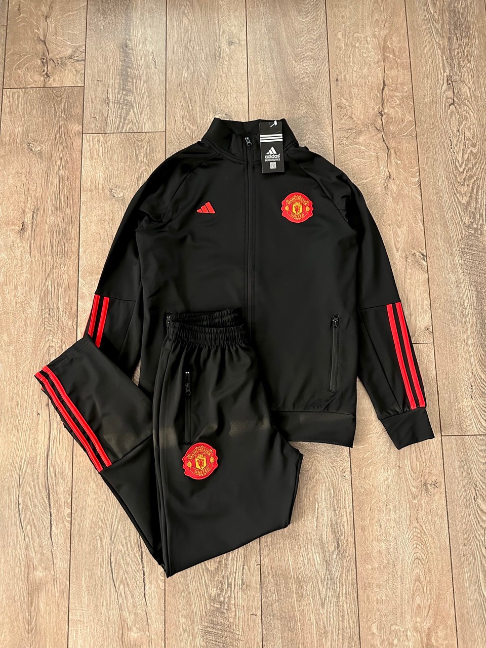 Manchester United Training Eşofman Takımı Black/Black/Red