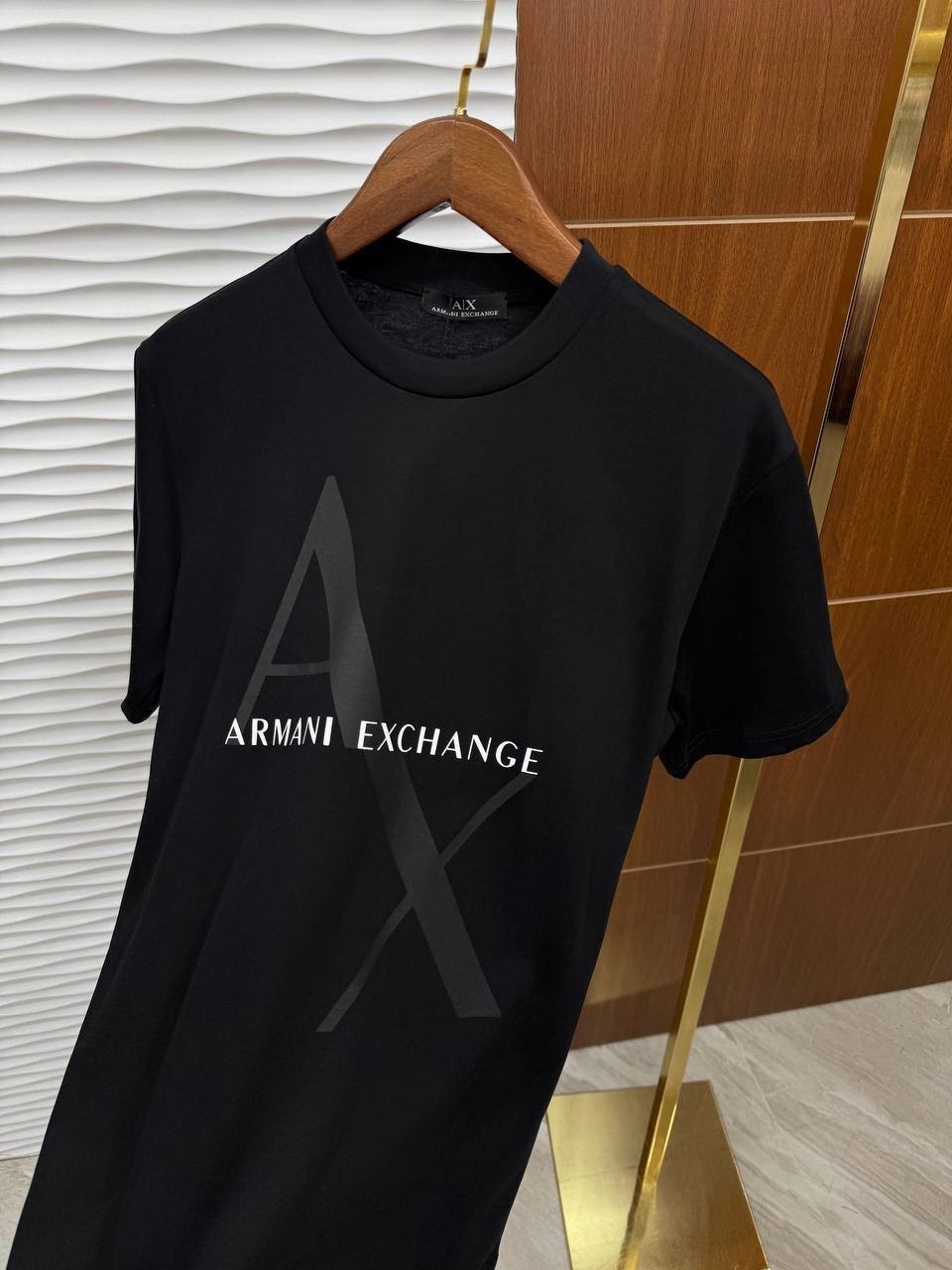 AX Yaz ve Gölge Desenli Siyah T-Shirt