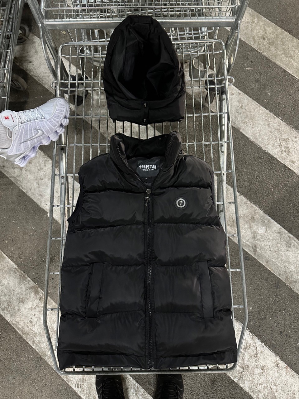 Puffer Black Silver Logo Yelek