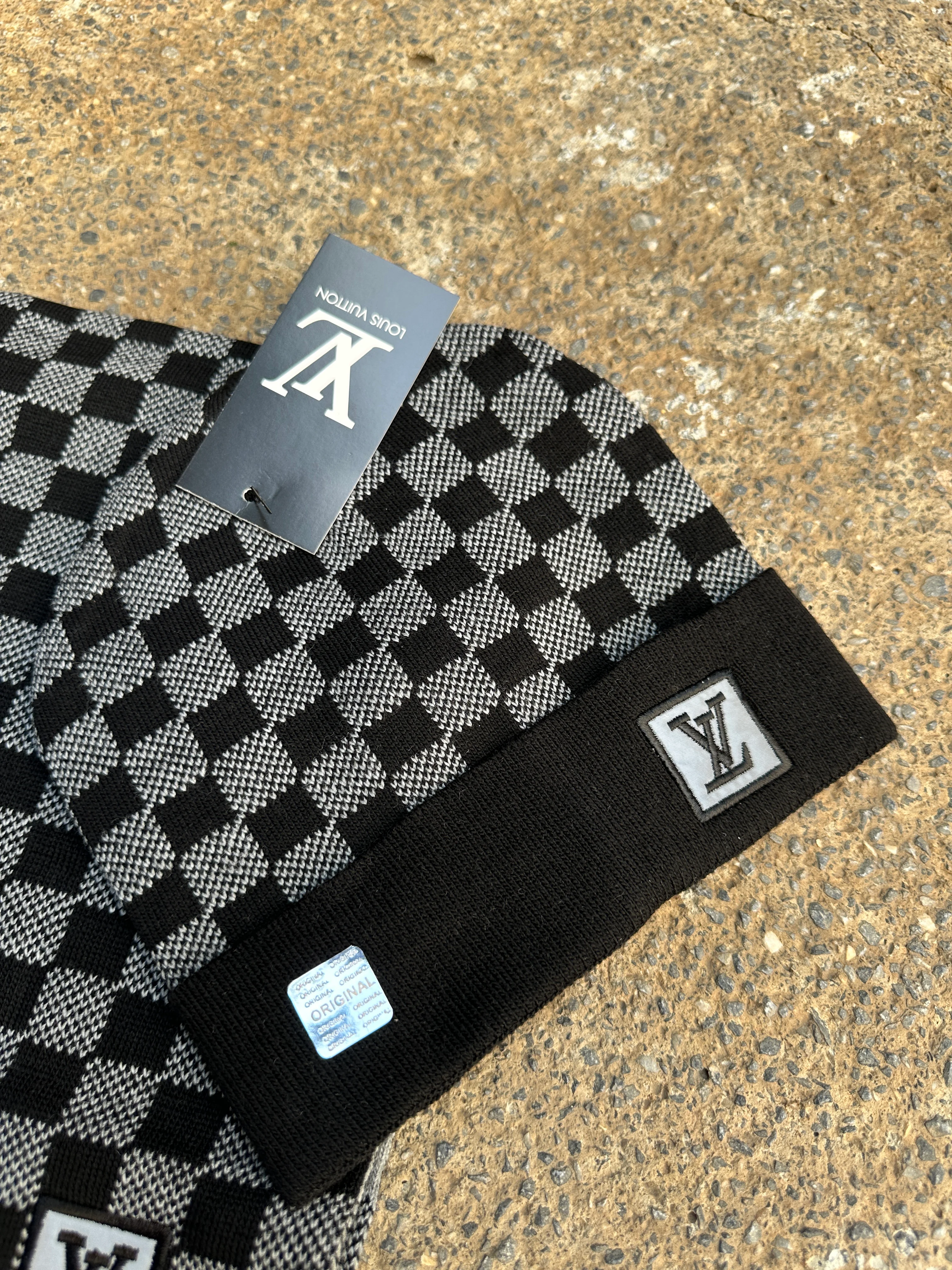 Reflektör Logolu Monogram Atkı ve Bere Seti