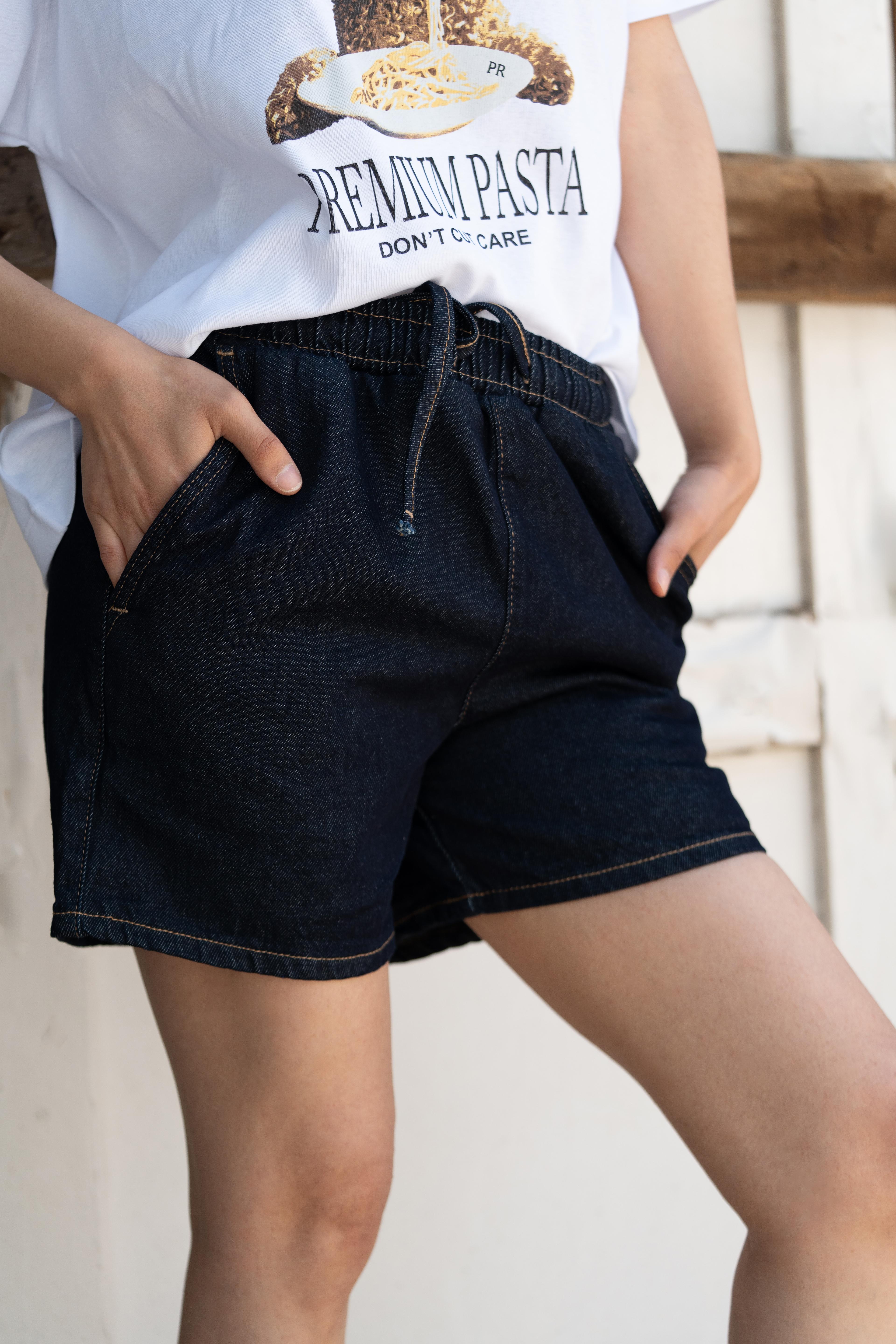 Beli Lastikli Denim Şort