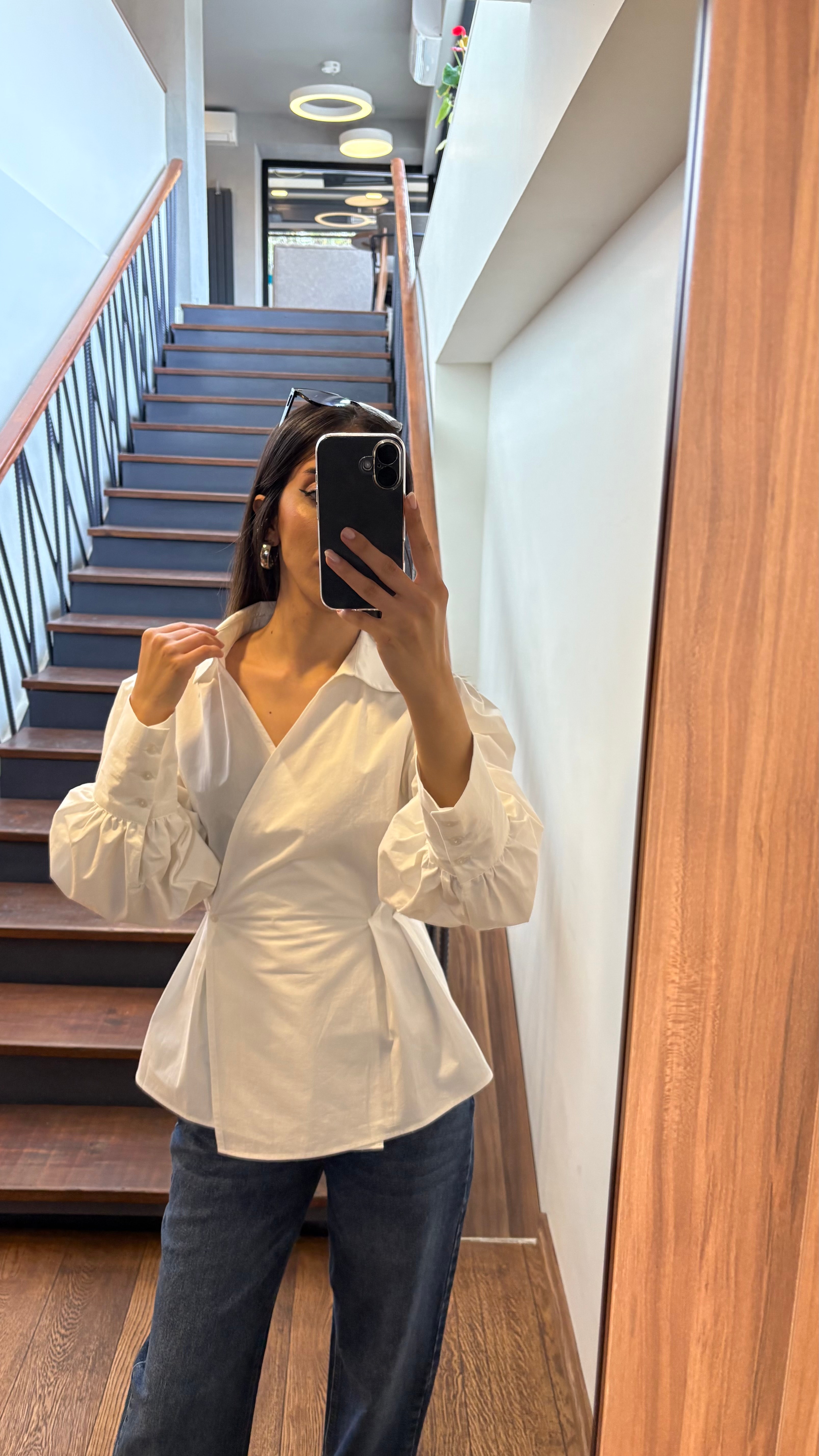 Beyaz Pileli Gömlek