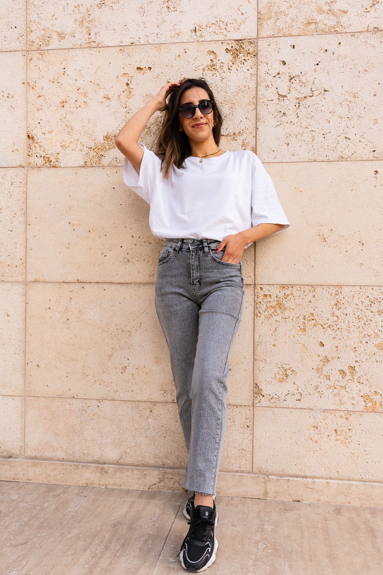 Kesik Paça Boyfit Yıkamalı Jean 