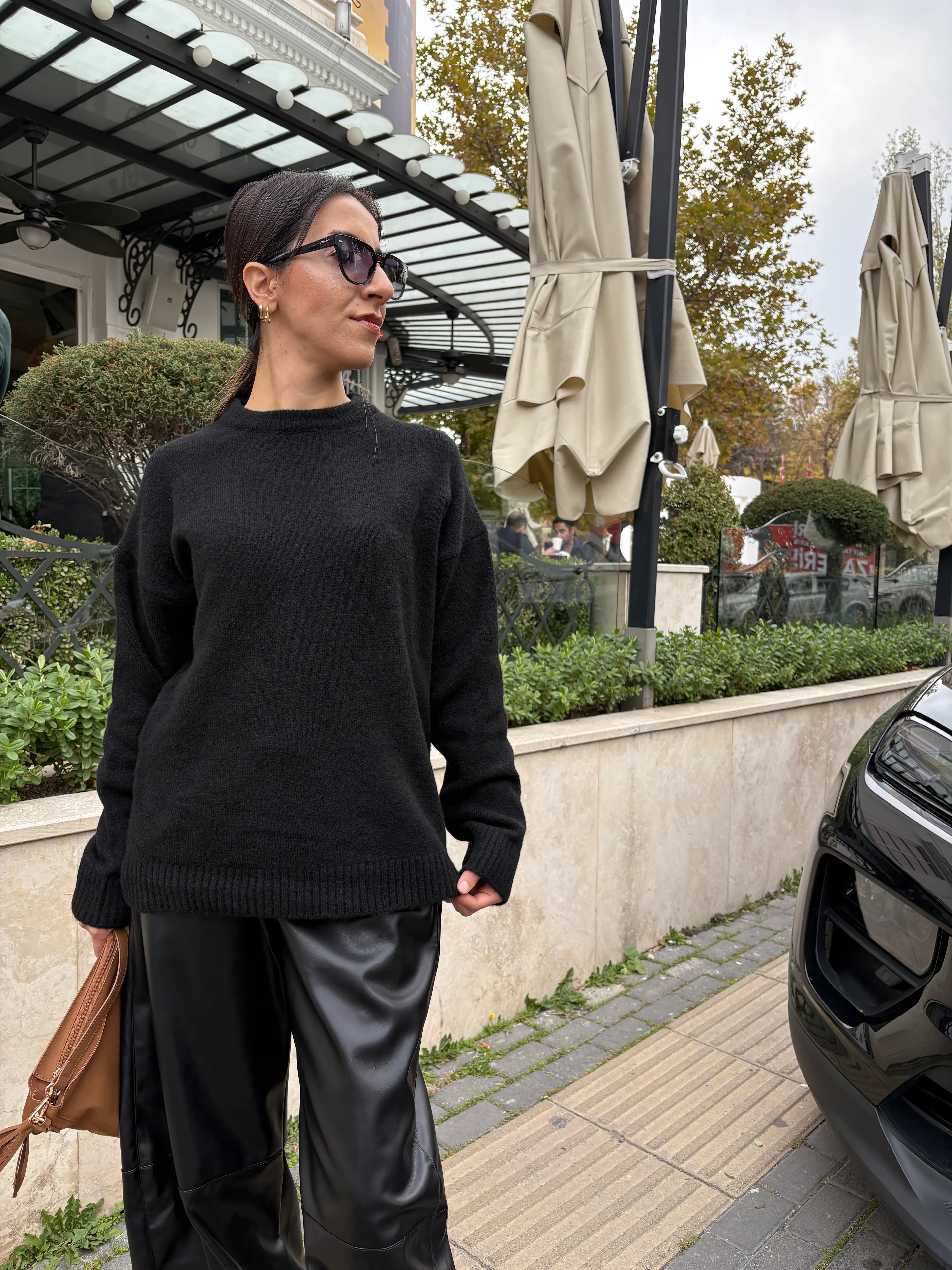 Bisiklet Yaka Siyah Triko Kazak