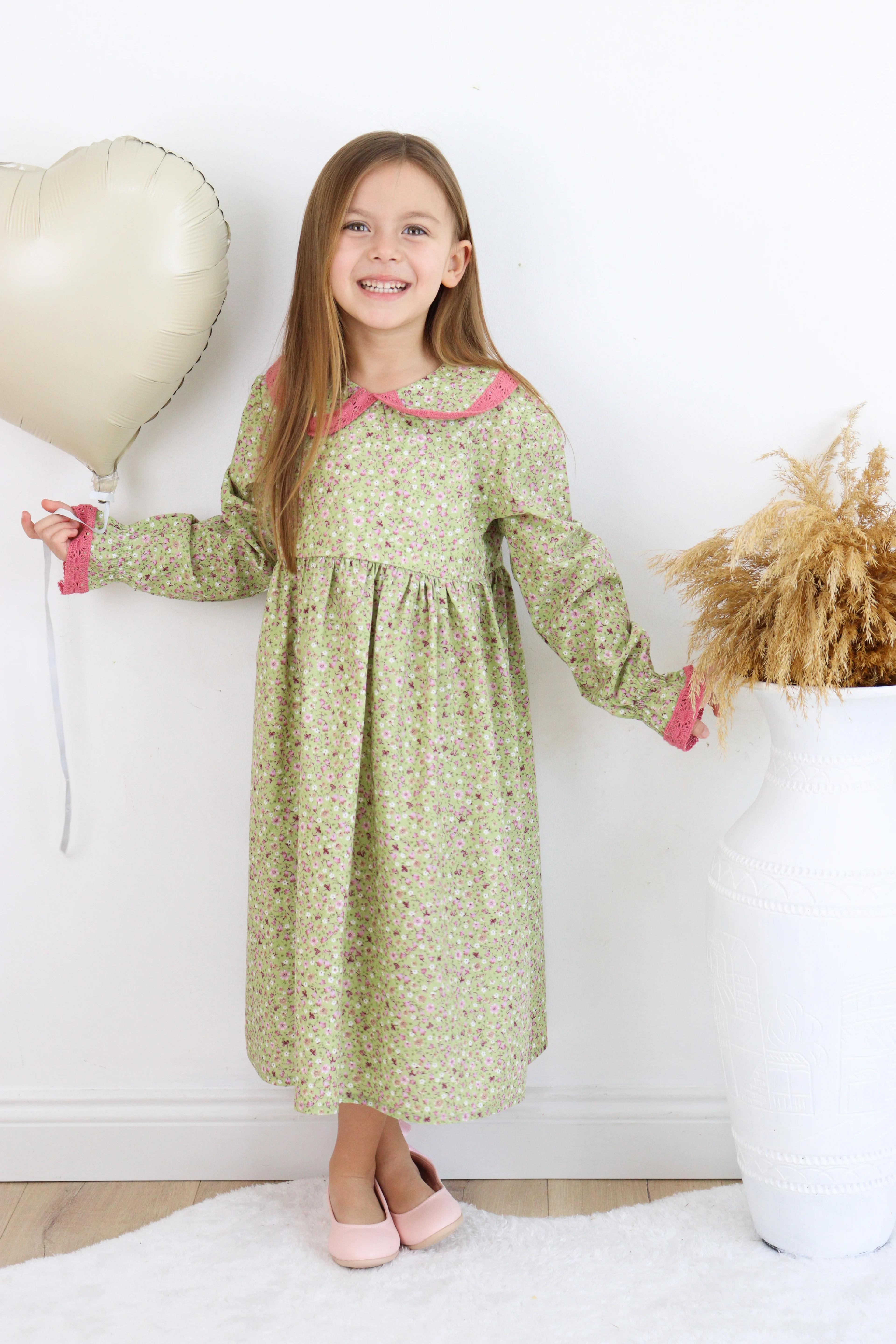 Kız Çocuk Çiçekli Yeşil Fisto Detaylı Ara Boy Elbise 