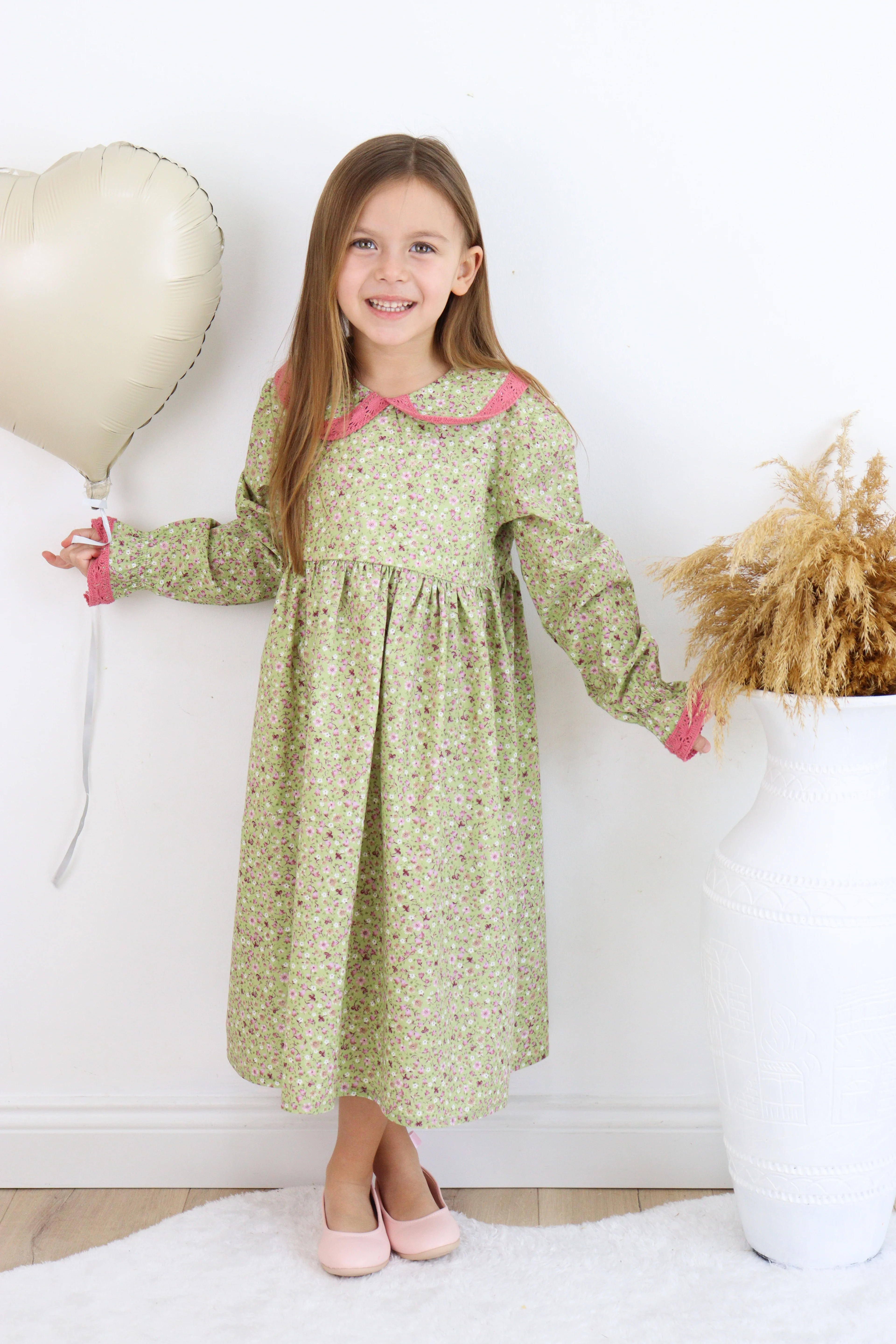 Kız Çocuk Çiçekli Yeşil Fisto Detaylı Ara Boy Elbise 