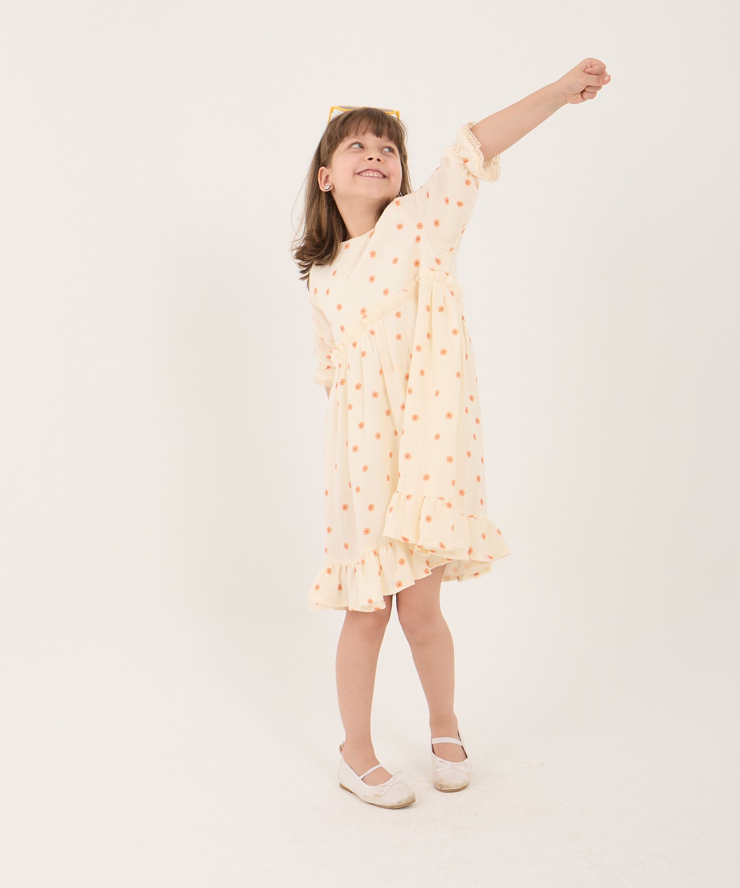 Kız Çocuk Ay Çiçek Desenli Araboy Müslin Elbise – Vintage Stil | Rahat & Nefes Alabilen Kumaş