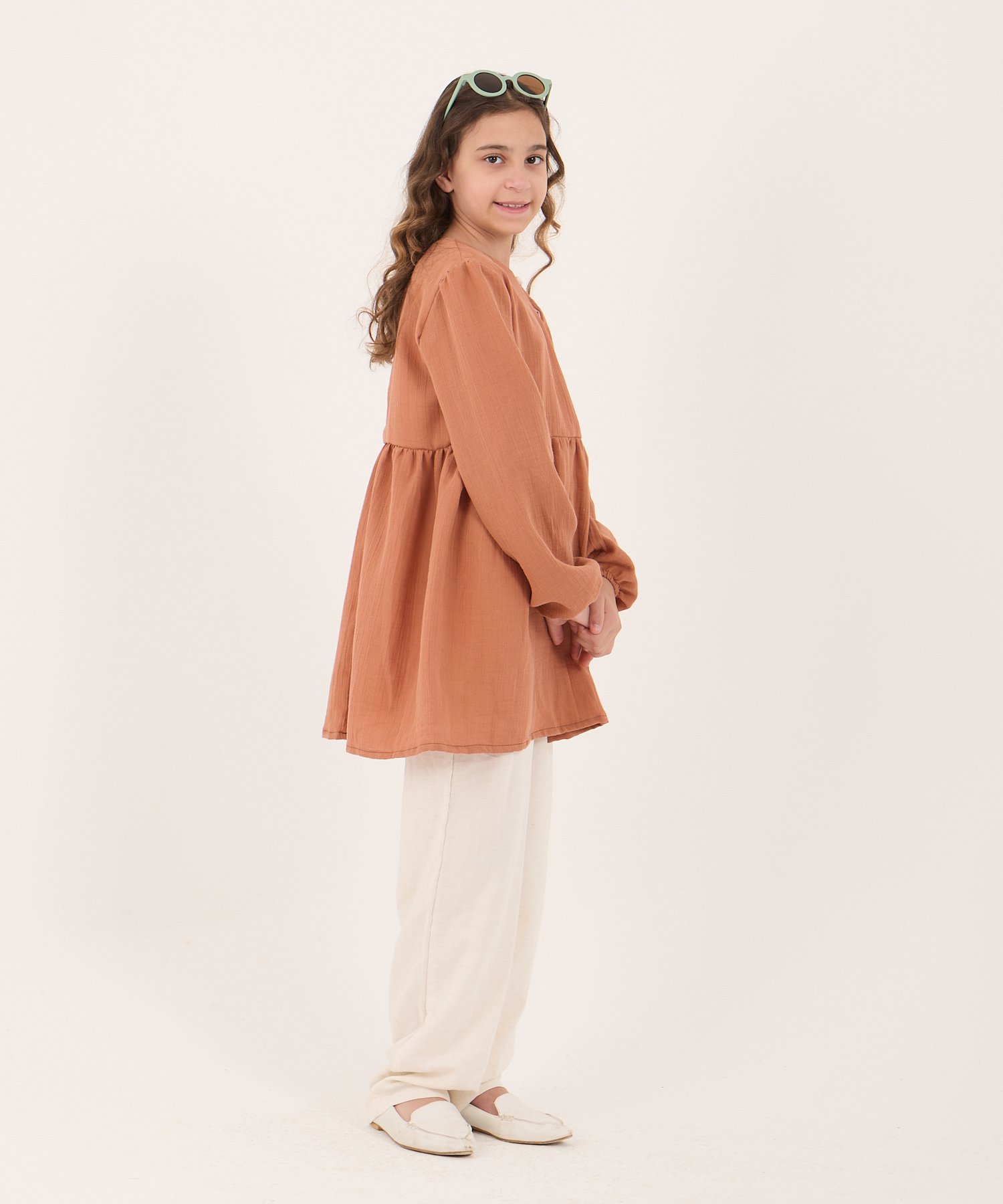 Kız Çocuk Kiremit Müslin Tunik – Tesettür Uyumlu, Doğal ve Rahat Kumaş | 5-14 Yaş