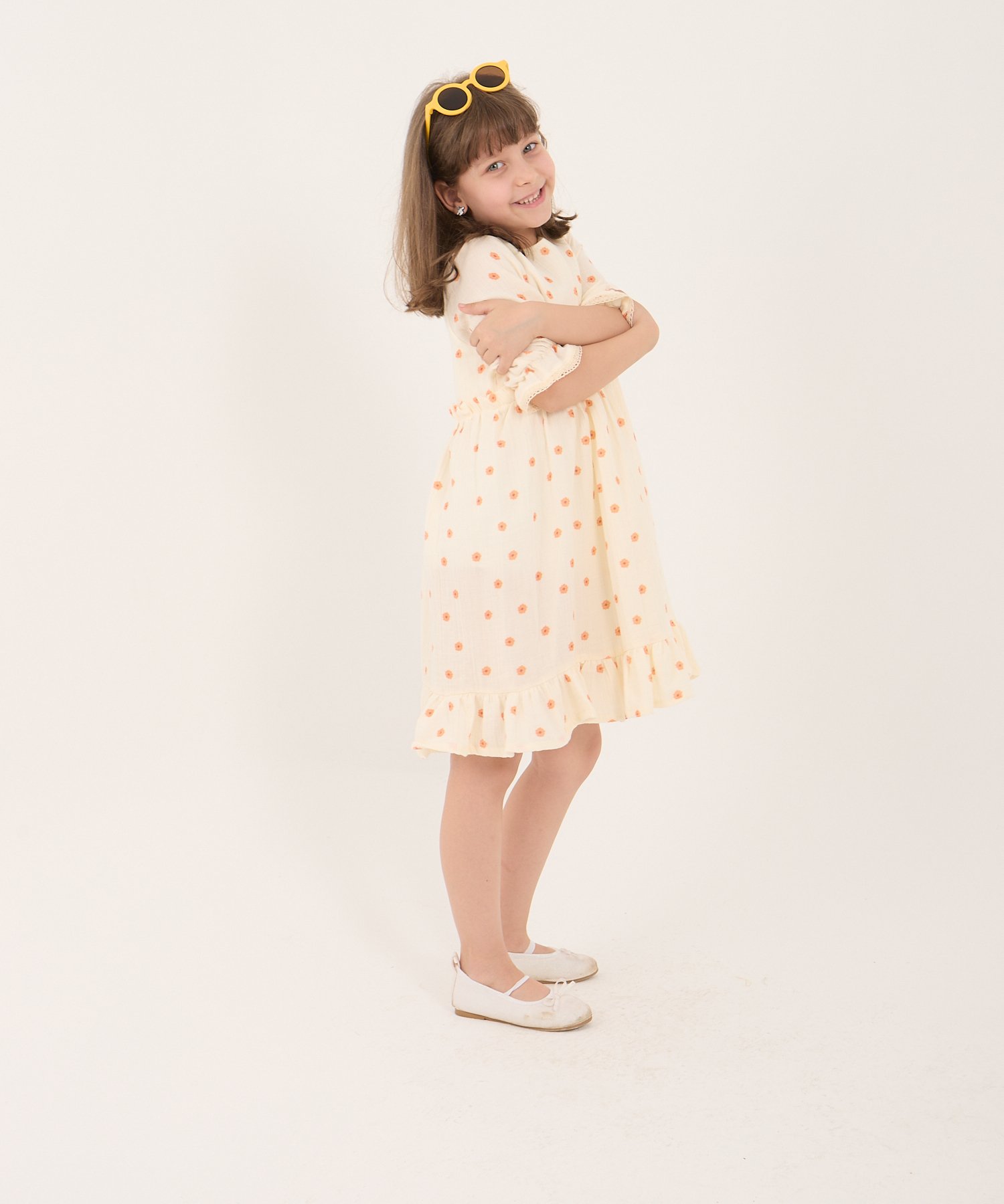 Kız Çocuk Ay Çiçek Desenli Araboy Müslin Elbise – Vintage Stil | Rahat & Nefes Alabilen Kumaş