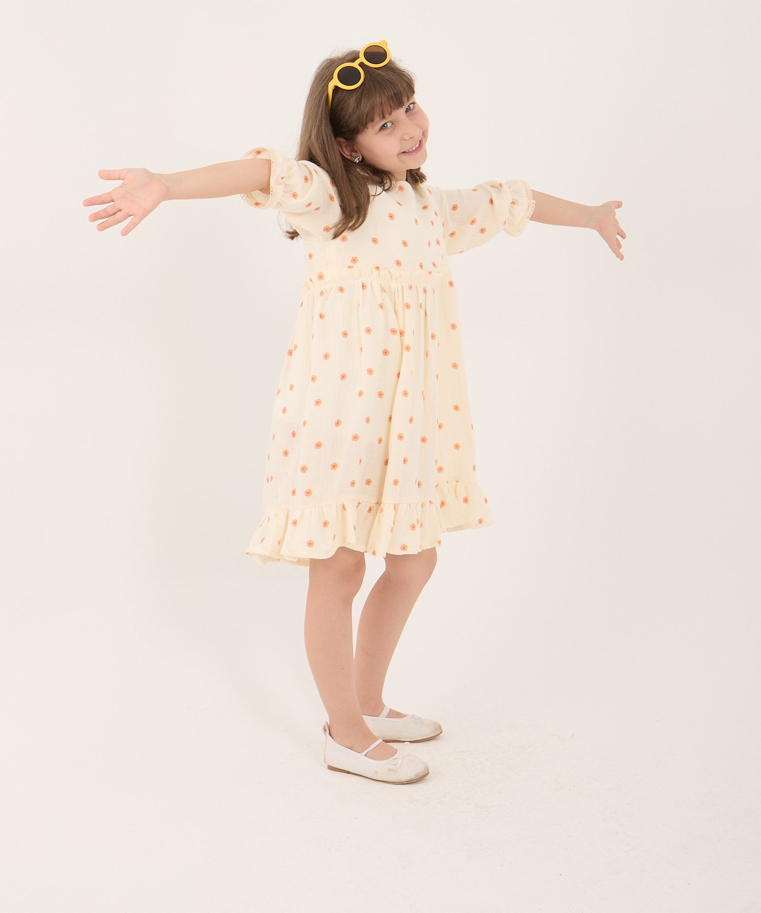 Kız Çocuk Ay Çiçek Desenli Araboy Müslin Elbise – Vintage Stil | Rahat & Nefes Alabilen Kumaş