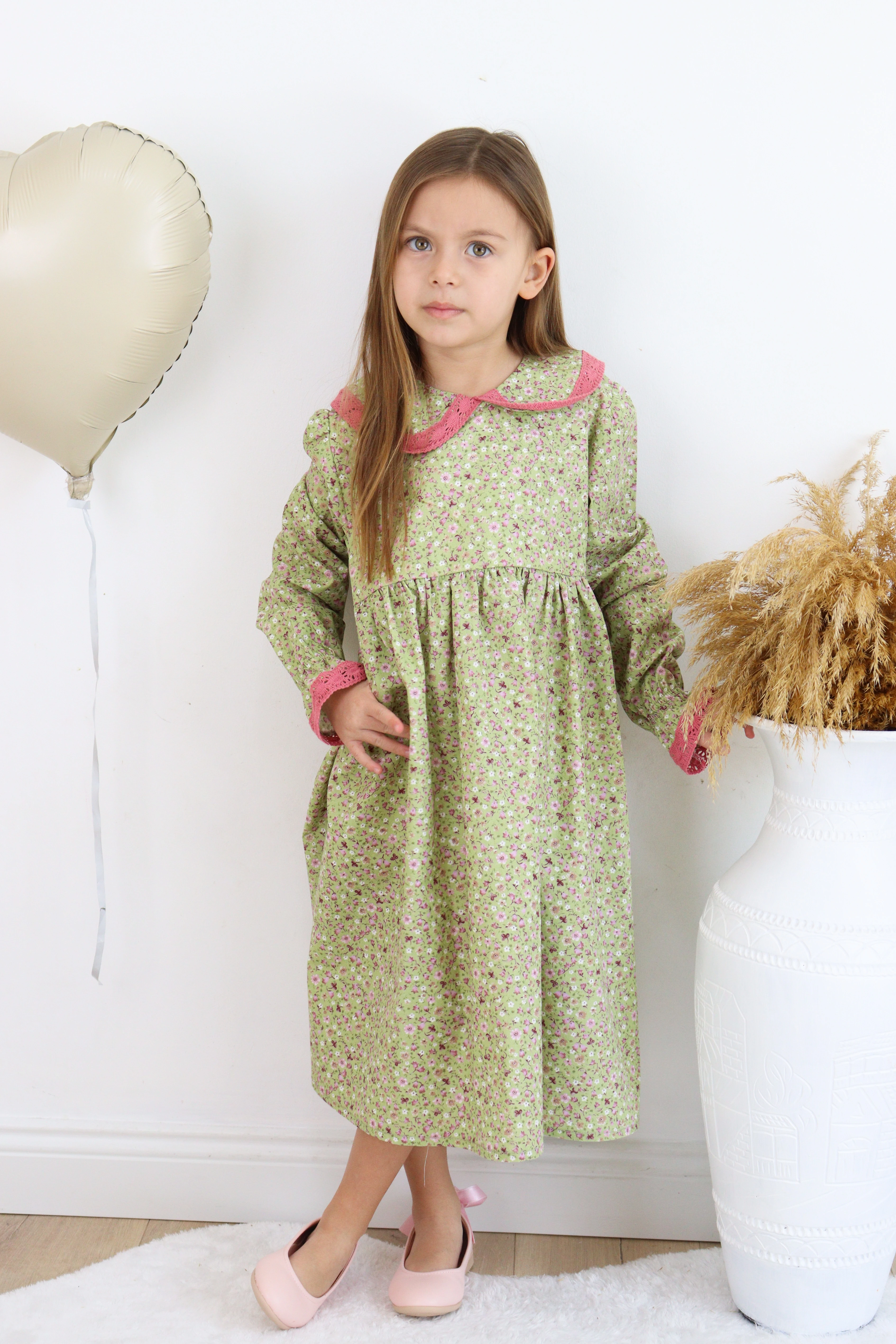 Kız Çocuk Çiçekli Yeşil Fisto Detaylı Ara Boy Elbise 
