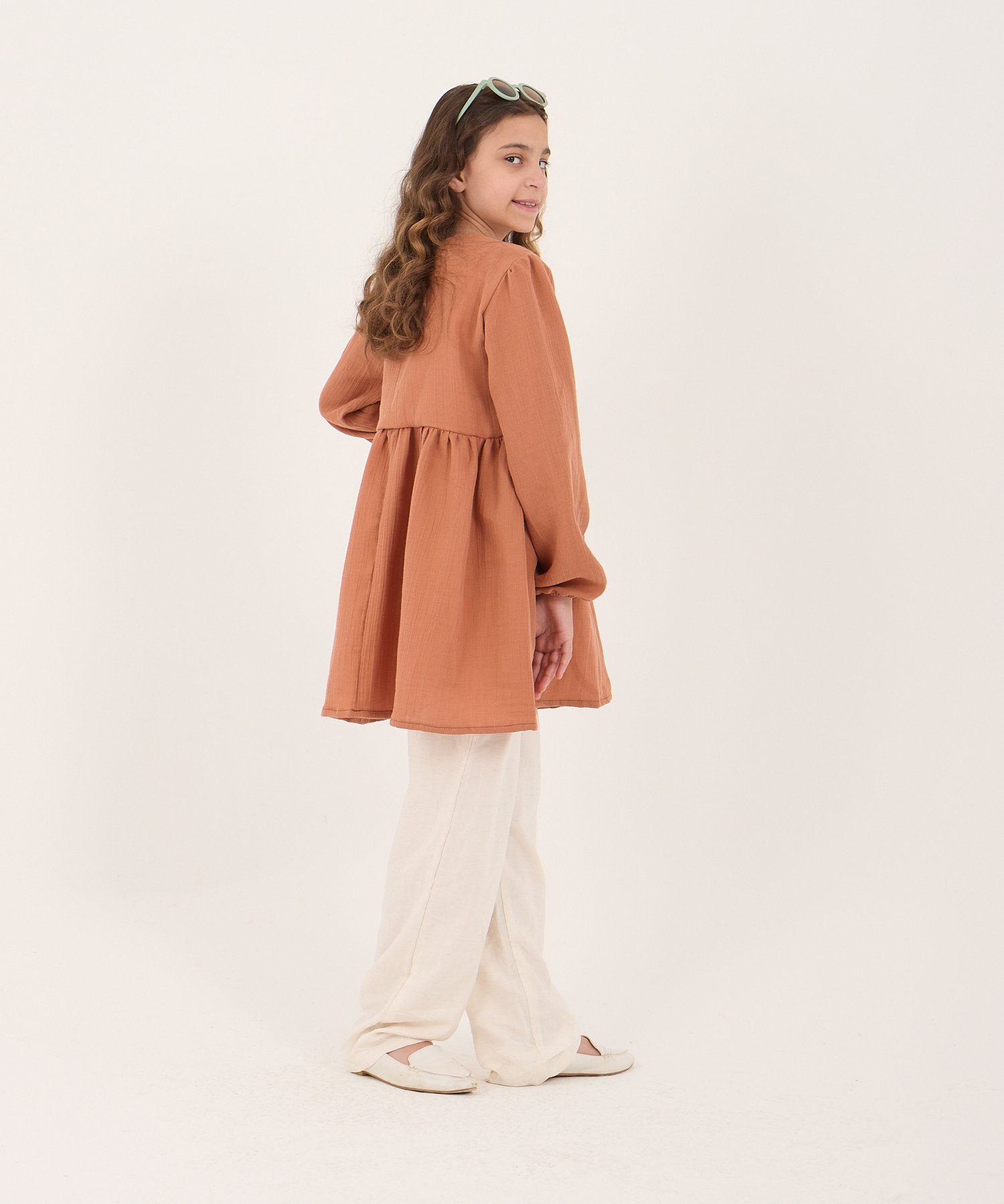 Kız Çocuk Kiremit Müslin Tunik – Tesettür Uyumlu, Doğal ve Rahat Kumaş | 5-14 Yaş