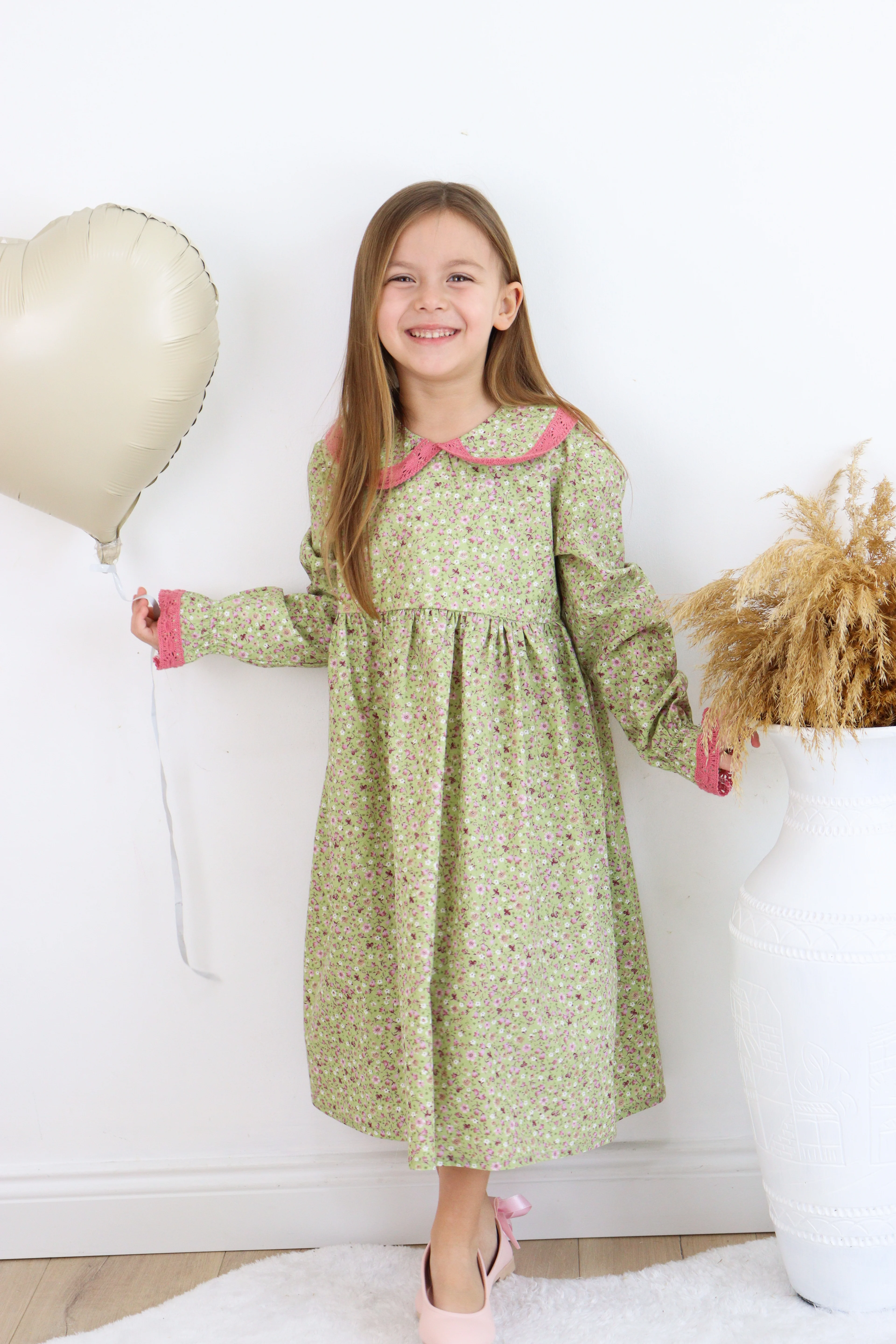 Kız Çocuk Çiçekli Yeşil Fisto Detaylı Ara Boy Elbise 