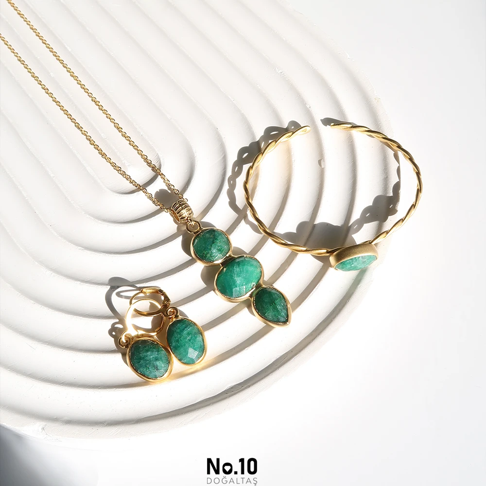 Zümrüt Doğal Taşlı Mat Altın Kaplama Set
