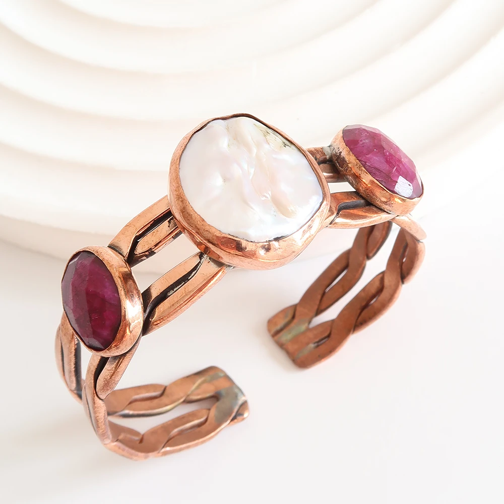 Barok İnci ve Yakut Doğal Taşlı Bakır Kelepçe Bileklik