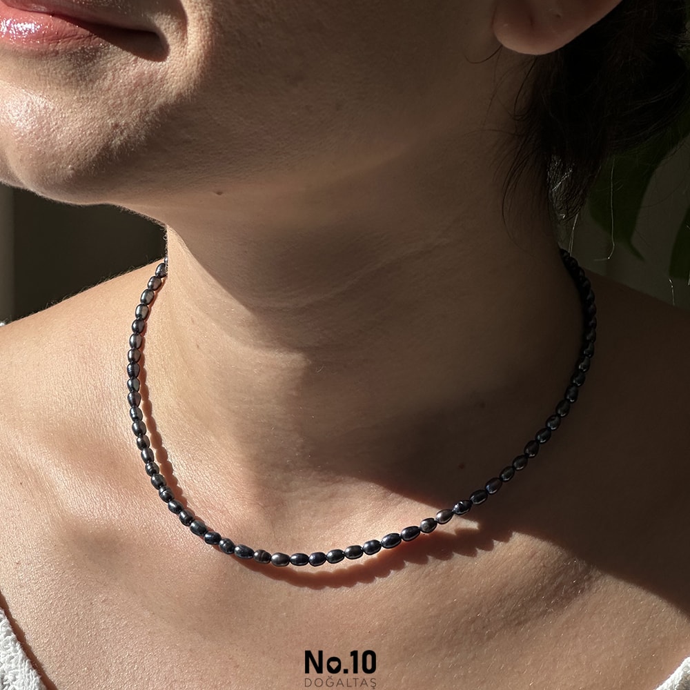 Midnight Pearl Necklace