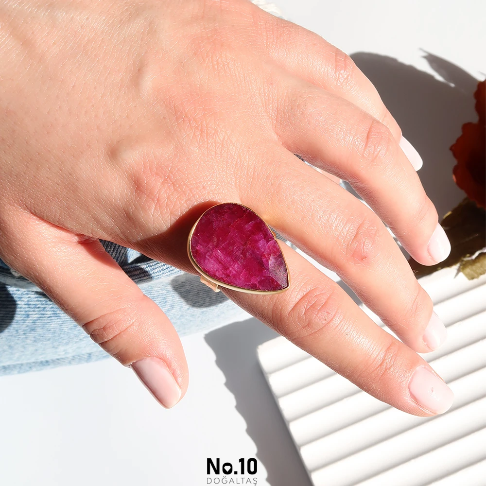 Yakut Doğal Taşlı Yüzük (Damla Kesim İri Boy)