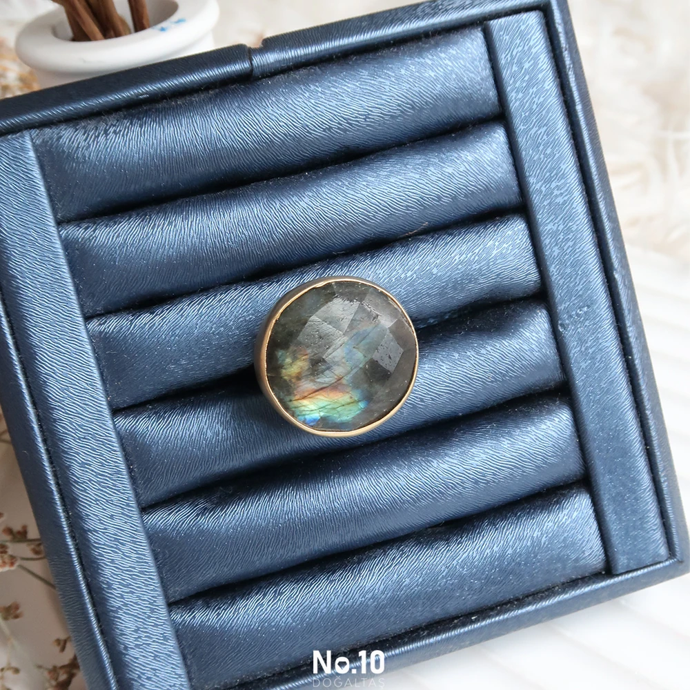 Labradorit (High Glow Effect) Doğal Taşlı Mat Altın Kaplama Yüzük