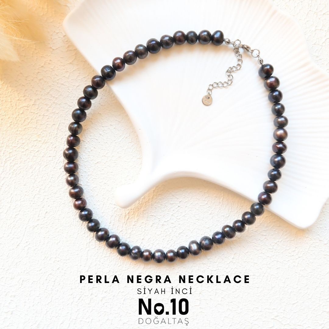 Perla Negra Necklace (Siyah İnci)