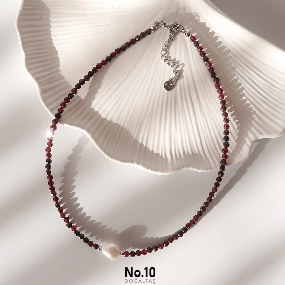 Rati Necklace (Garnet Taşı)