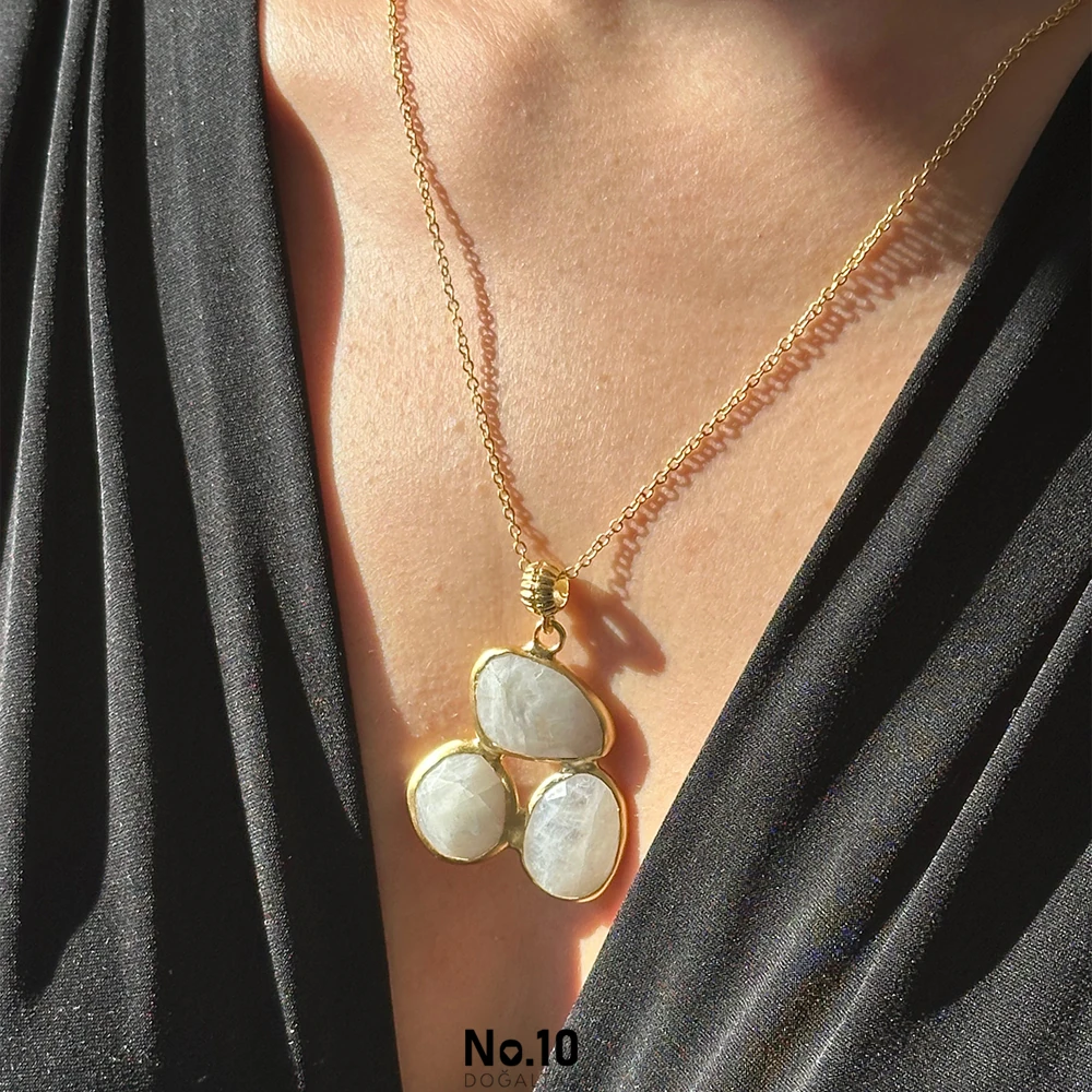 Ay Taşlı Kolye Ucu (Zinciri Hediye)