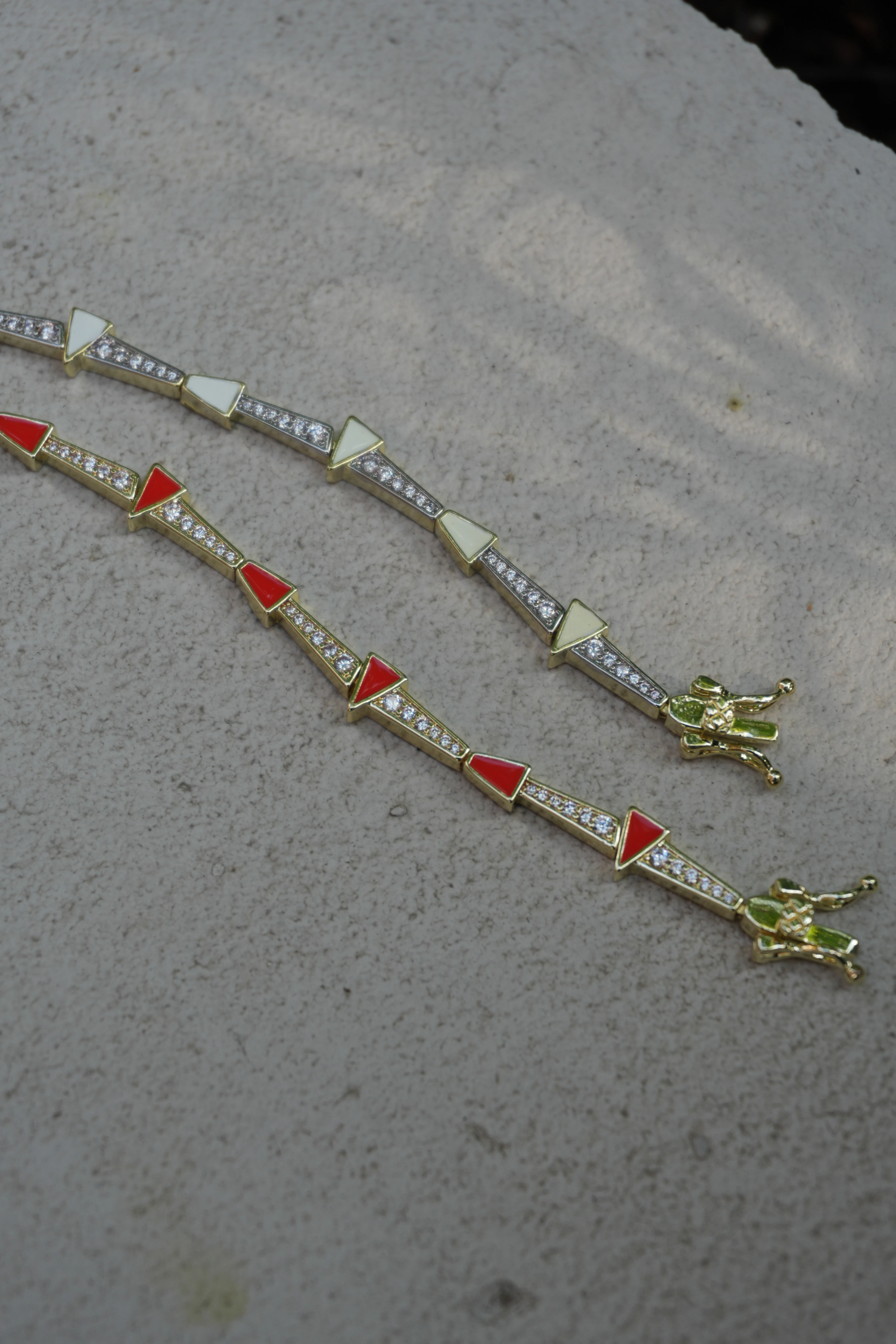 Üçgen Taşlı Bileklik | VIP - BEYAZ