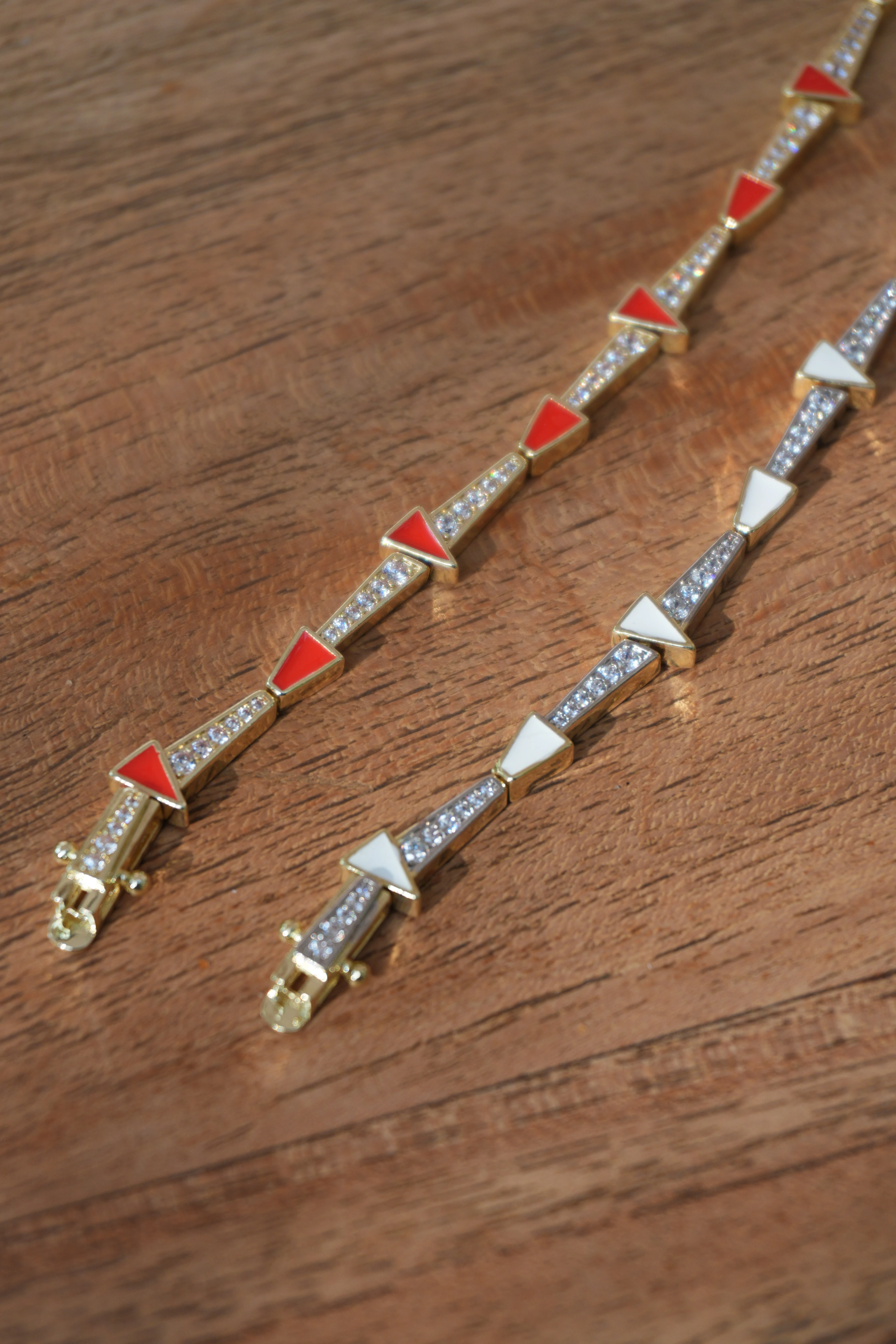 Üçgen Taşlı Bileklik | VIP - BEYAZ