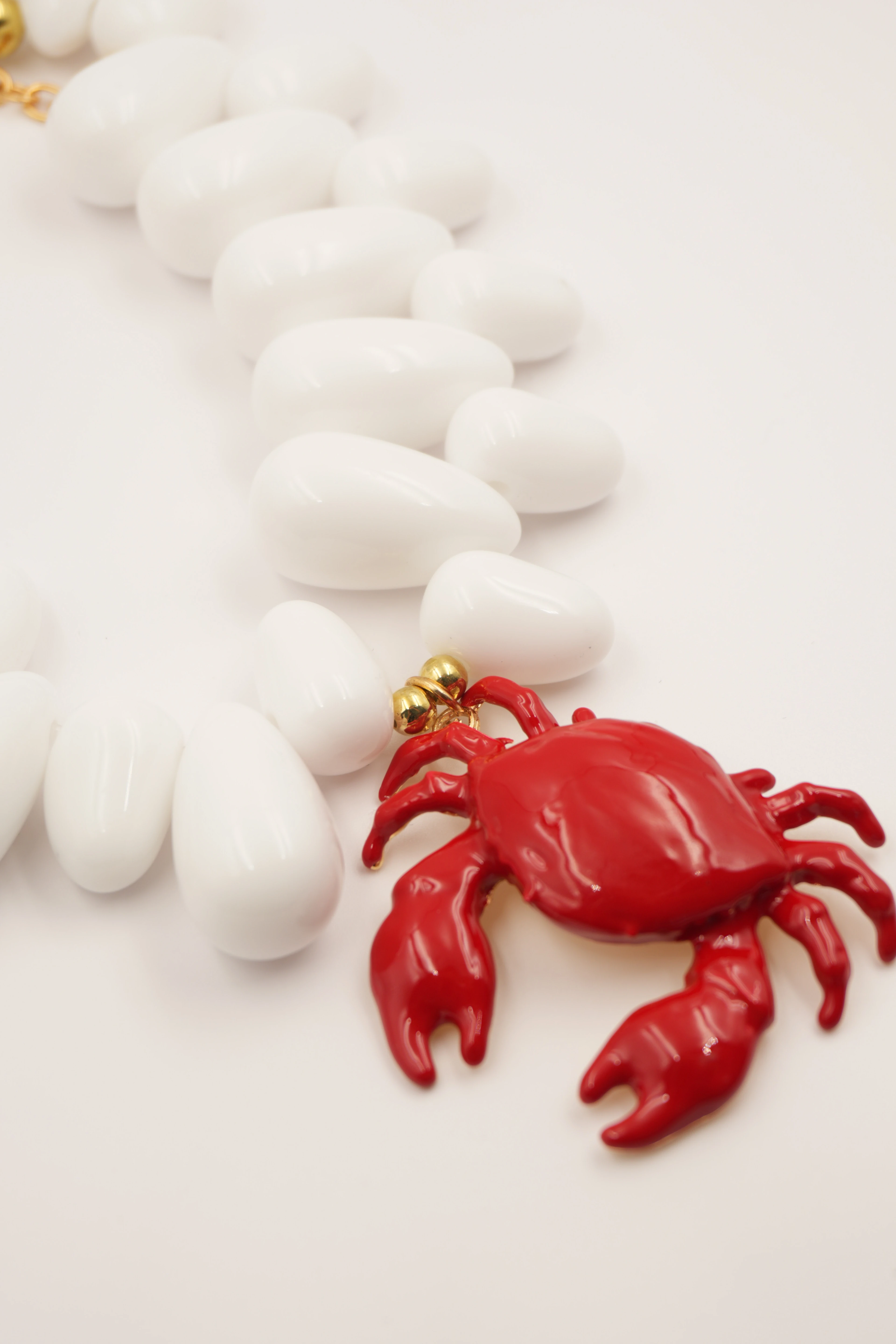 Yengeç Figürlü Kolye