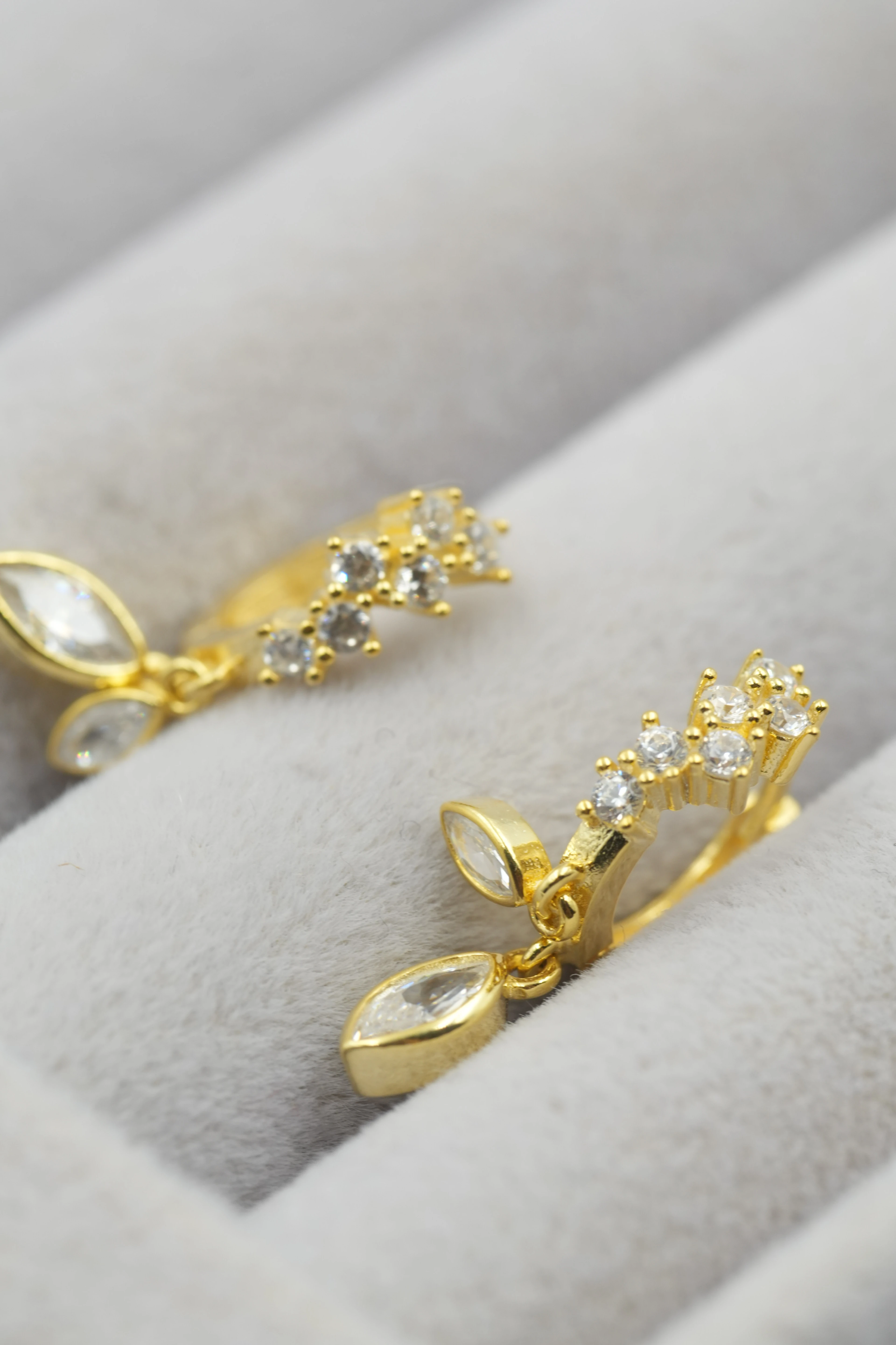 Mira Taşlı Sallantılı Küpe | 925 Ayar Gümüş