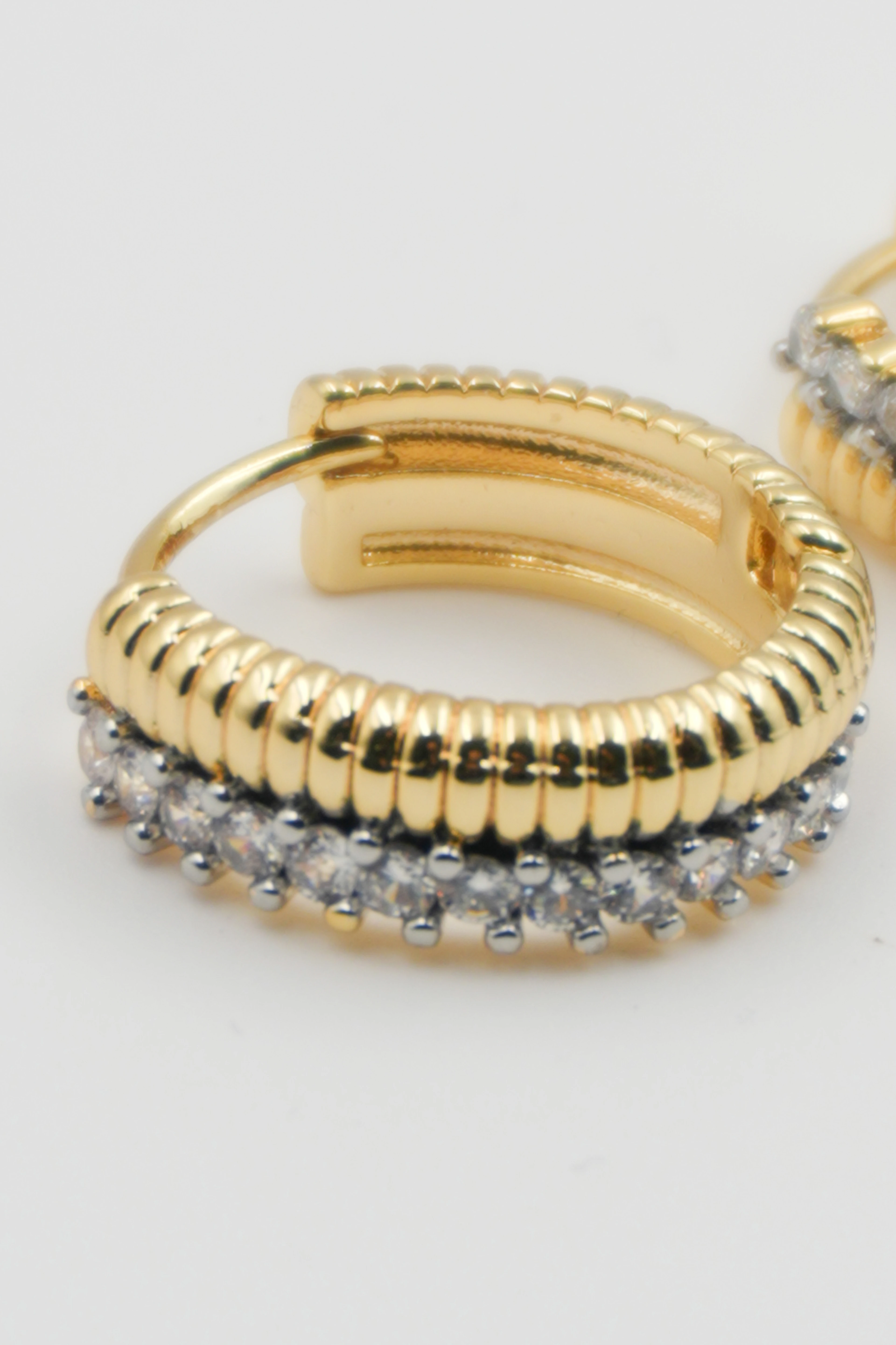 Allure Halka Taşlı Küpe