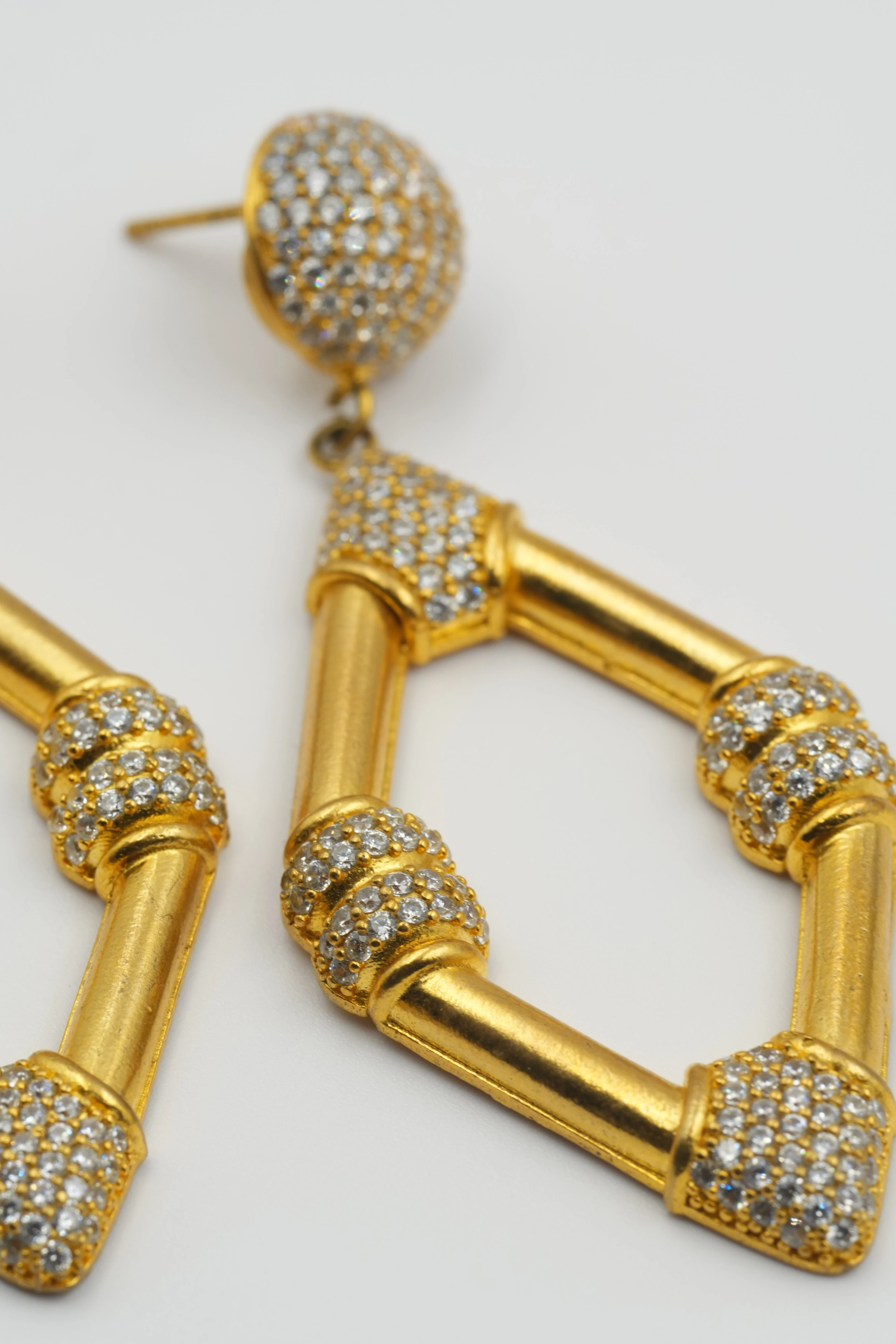 Lupus Sarkıntılı El Yapımı Küpe Özel Tasarım | VIP